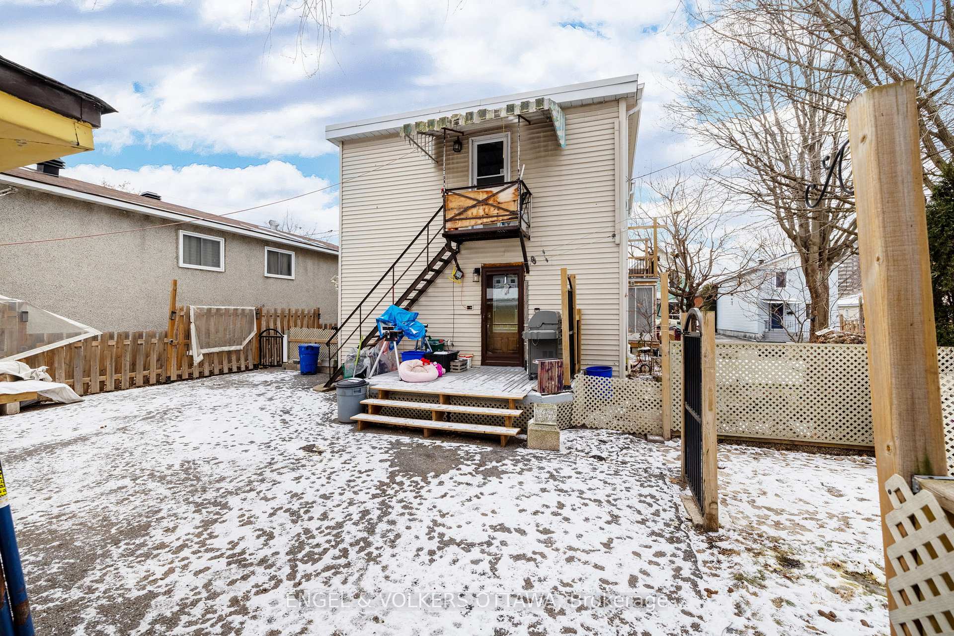 Photo 32 of 201 - 203 Heritage Maple Way, Ottawa, Vanier — HOMEH