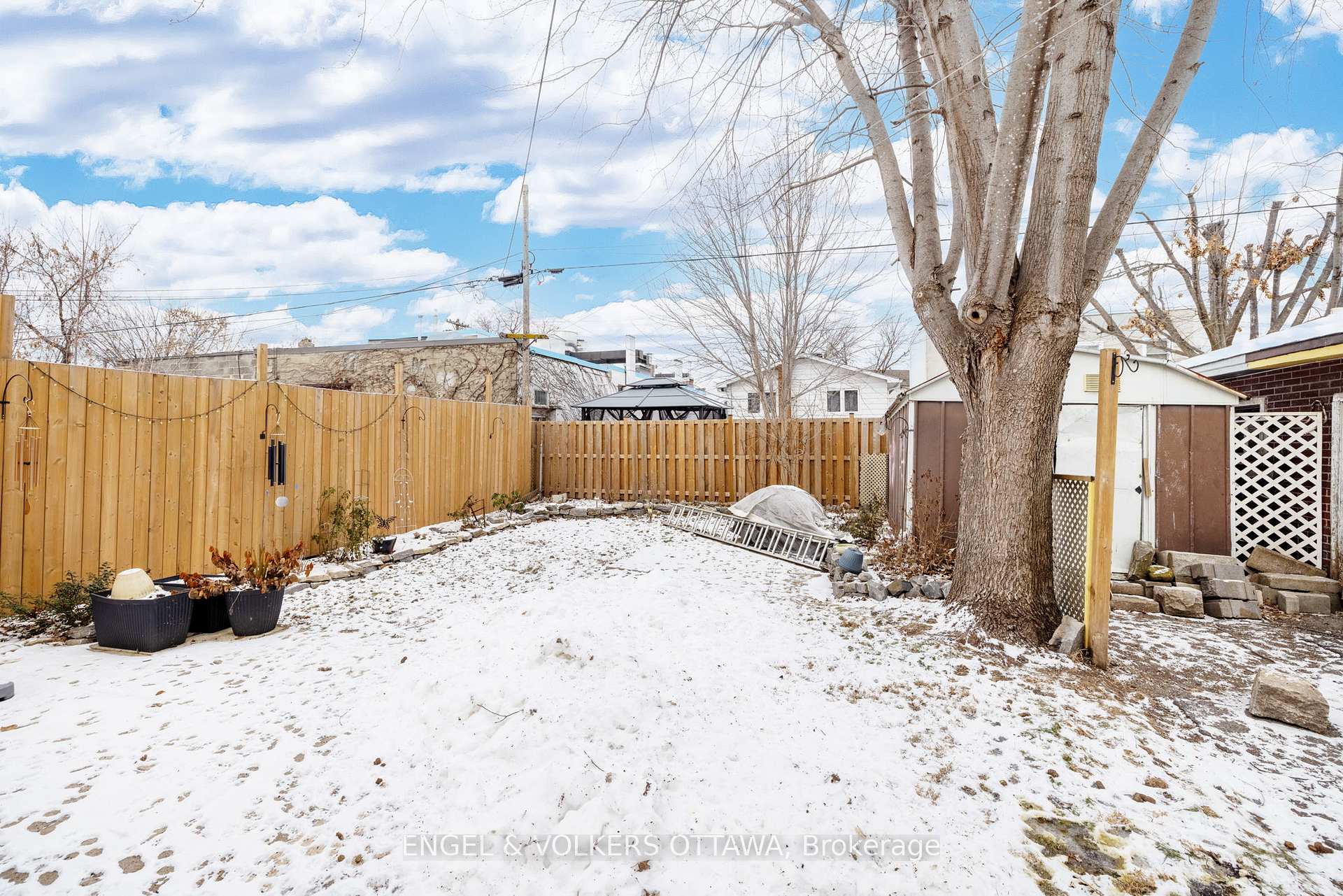 Photo 33 of 201 - 203 Heritage Maple Way, Ottawa, Vanier — HOMEH