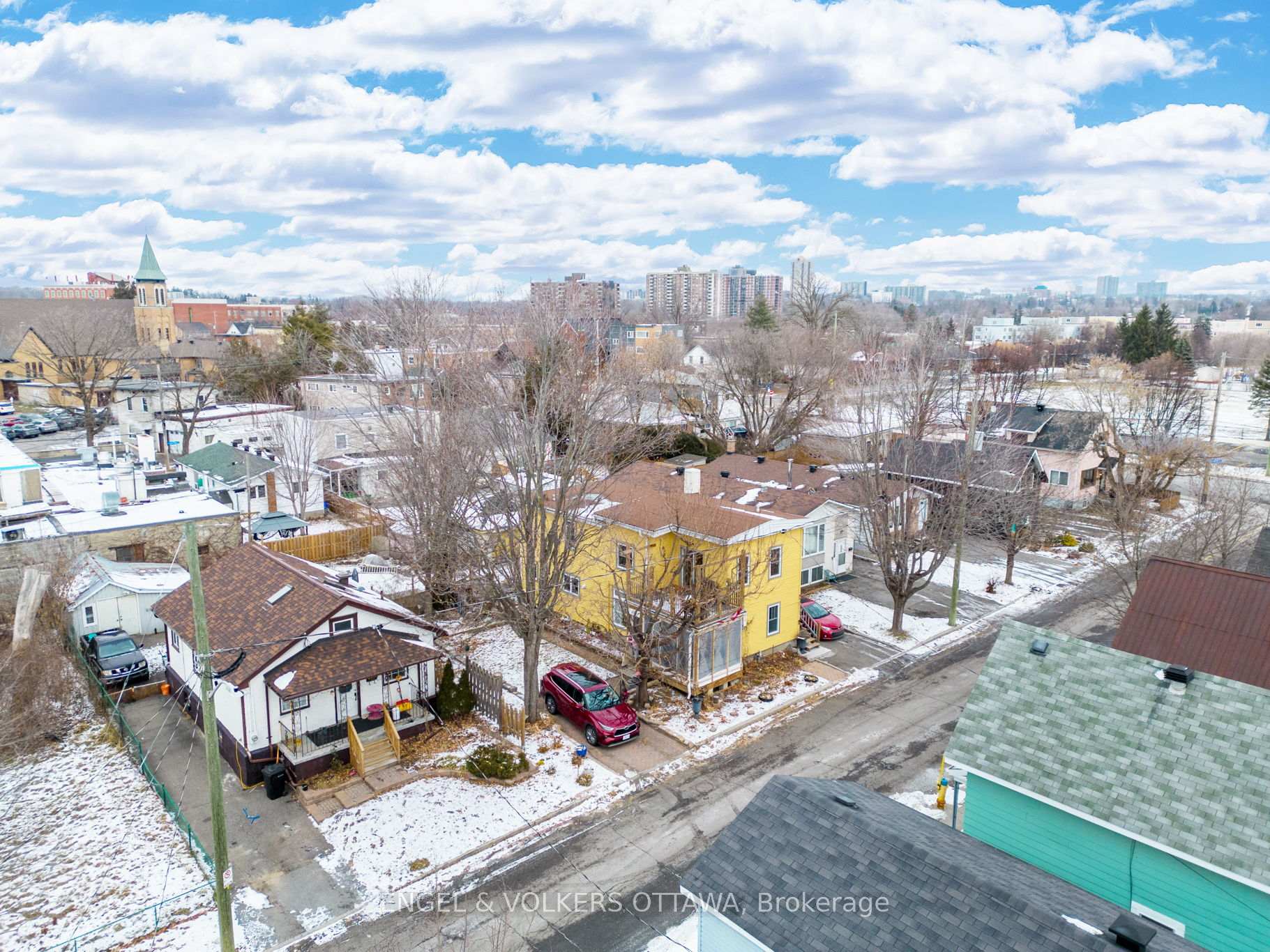 Photo 34 of 201 - 203 Heritage Maple Way, Ottawa, Vanier — HOMEH