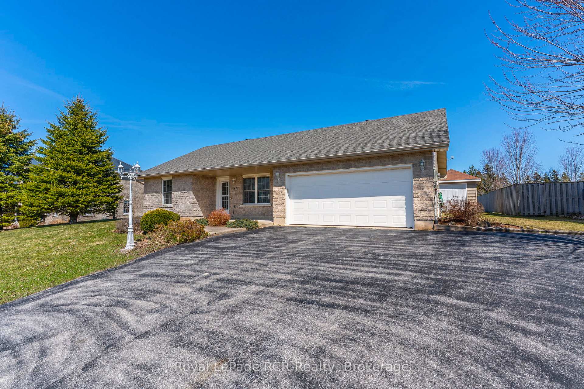 Photo 1 of 87 Heather Lynn Boulevard, Arran-Elderslie — HOMEH
