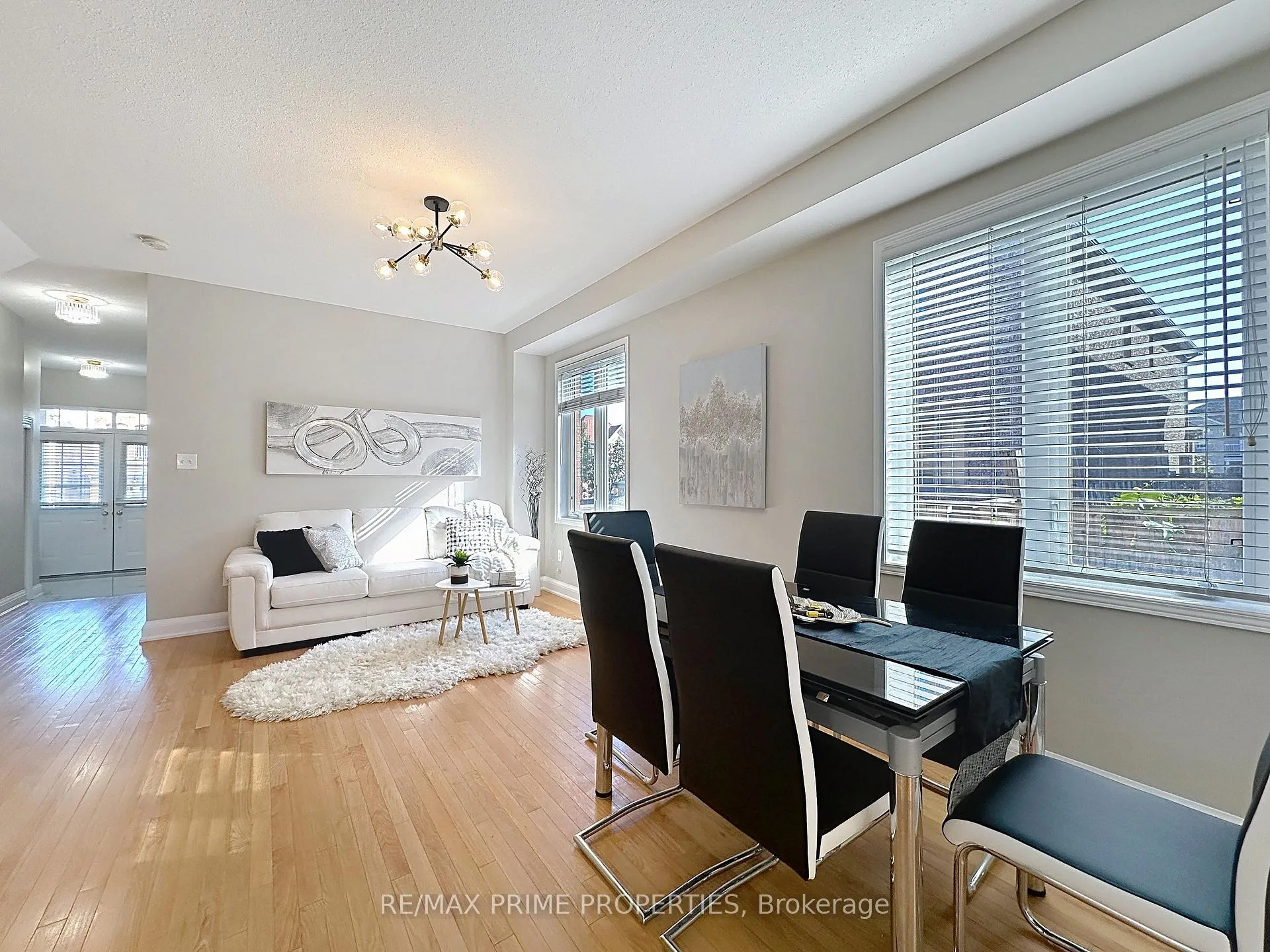 Photo 3 of 117 Big Hill Crescent, Vaughan, Patterson — HOMEH