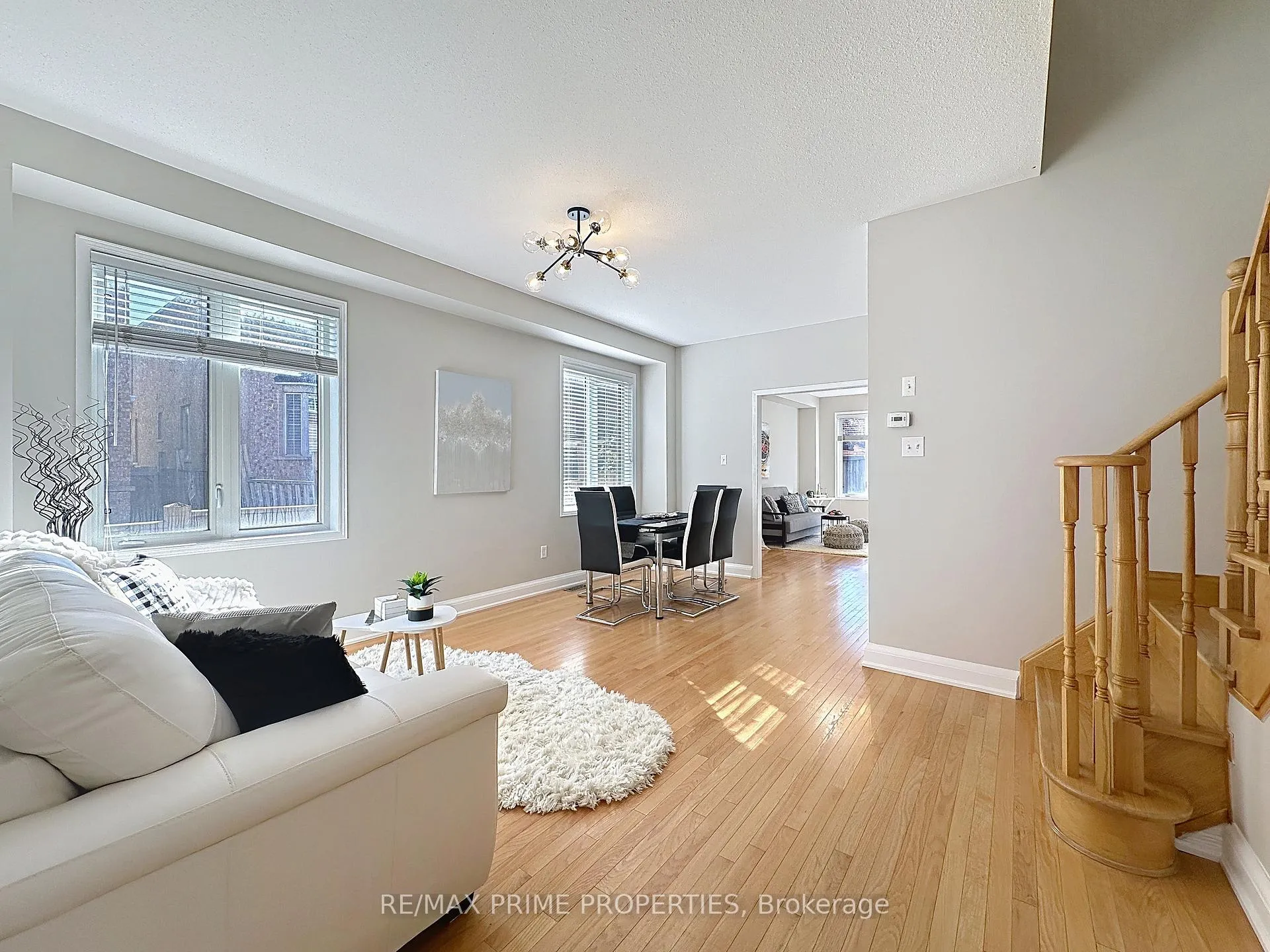 Photo 4 of 117 Big Hill Crescent, Vaughan, Patterson — HOMEH