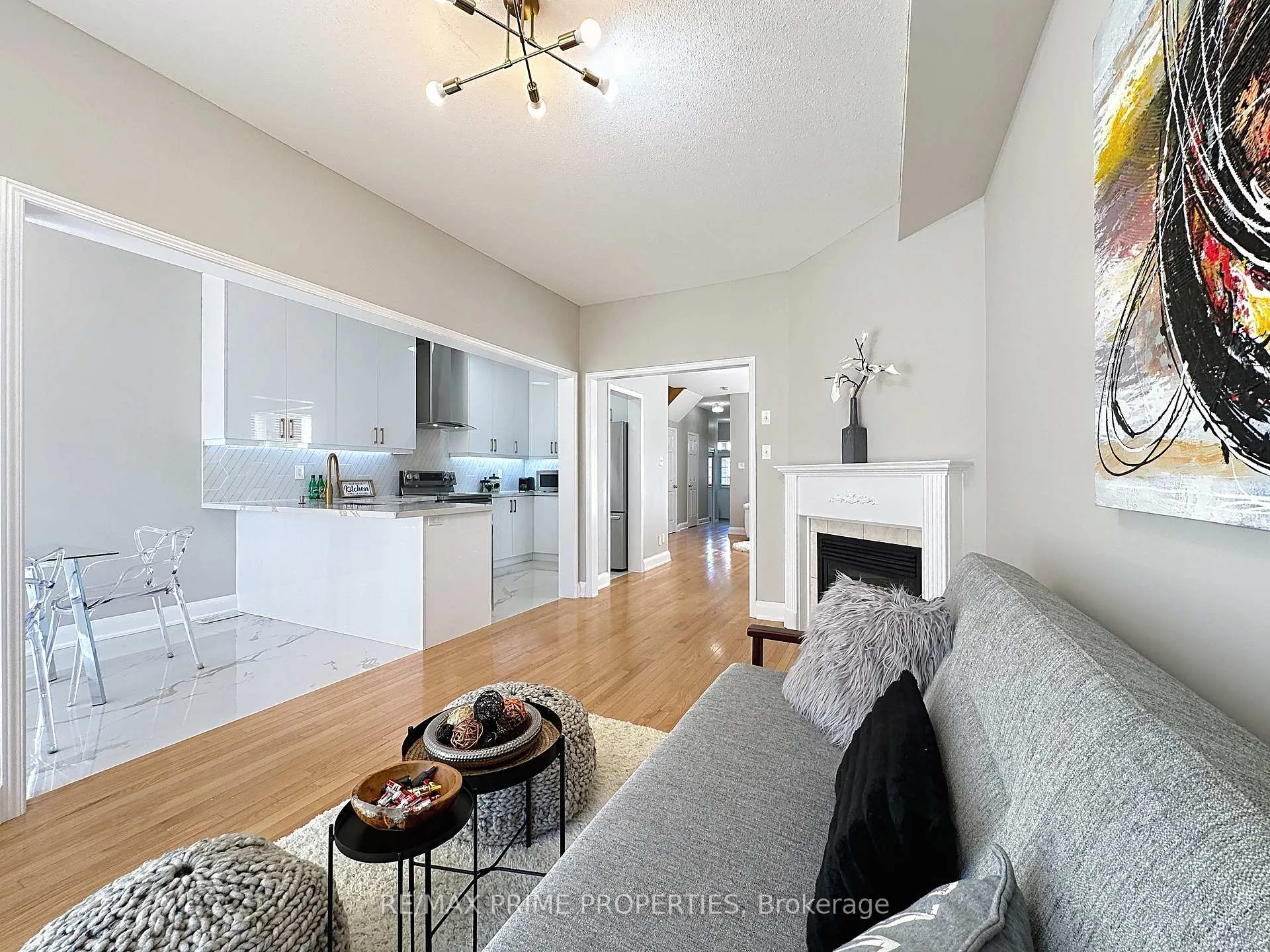 Photo 7 of 117 Big Hill Crescent, Vaughan, Patterson — HOMEH