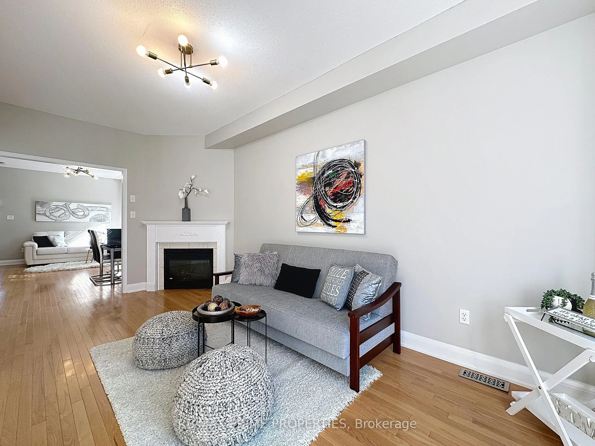 Photo 8 of 117 Big Hill Crescent, Vaughan, Patterson — HOMEH