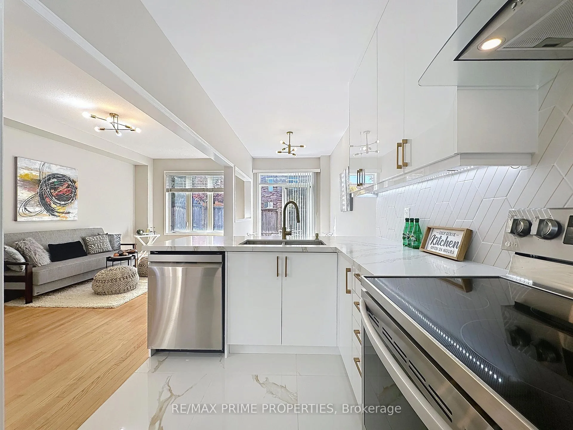 Photo 14 of 117 Big Hill Crescent, Vaughan, Patterson — HOMEH