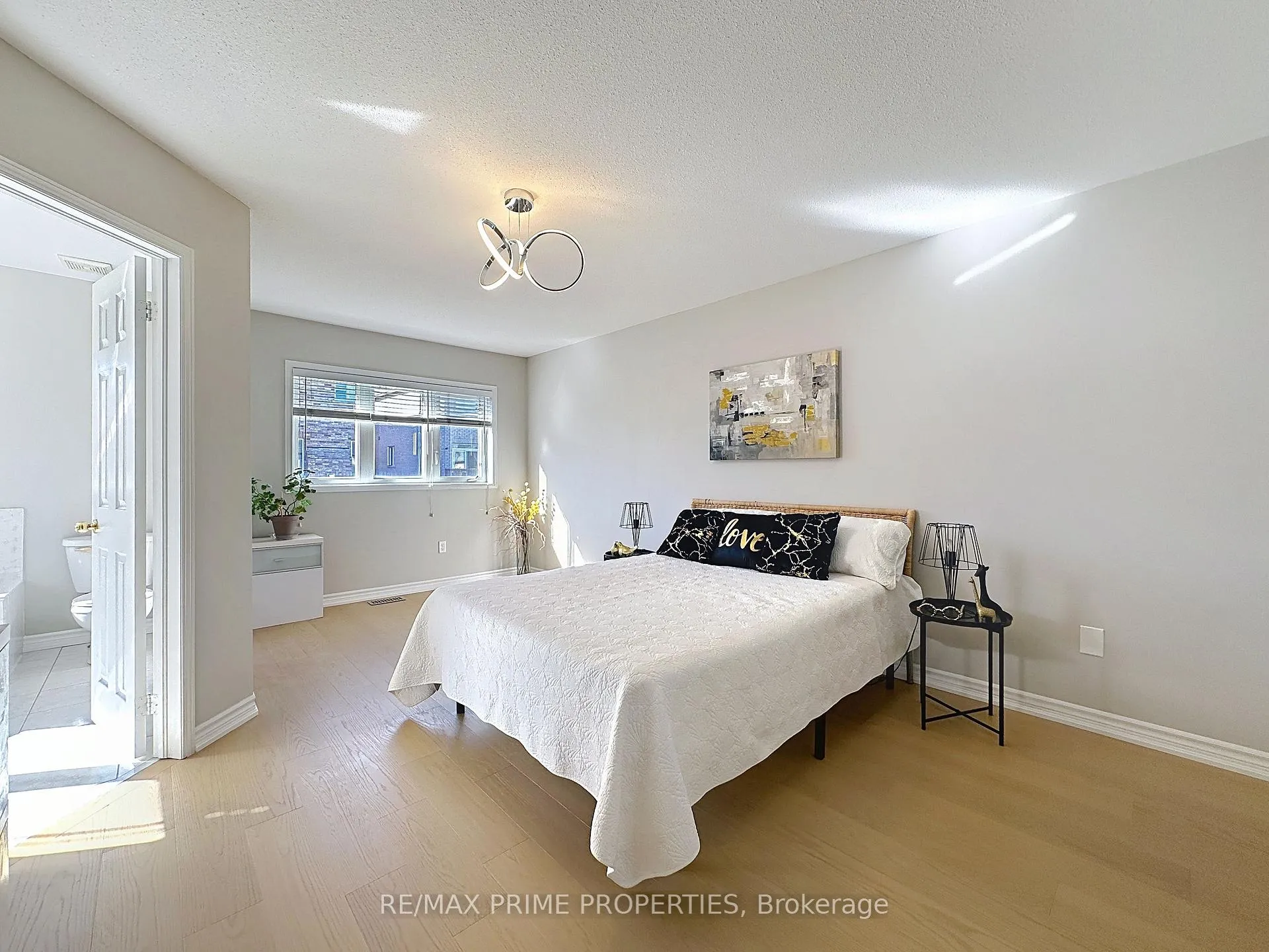 Photo 18 of 117 Big Hill Crescent, Vaughan, Patterson — HOMEH
