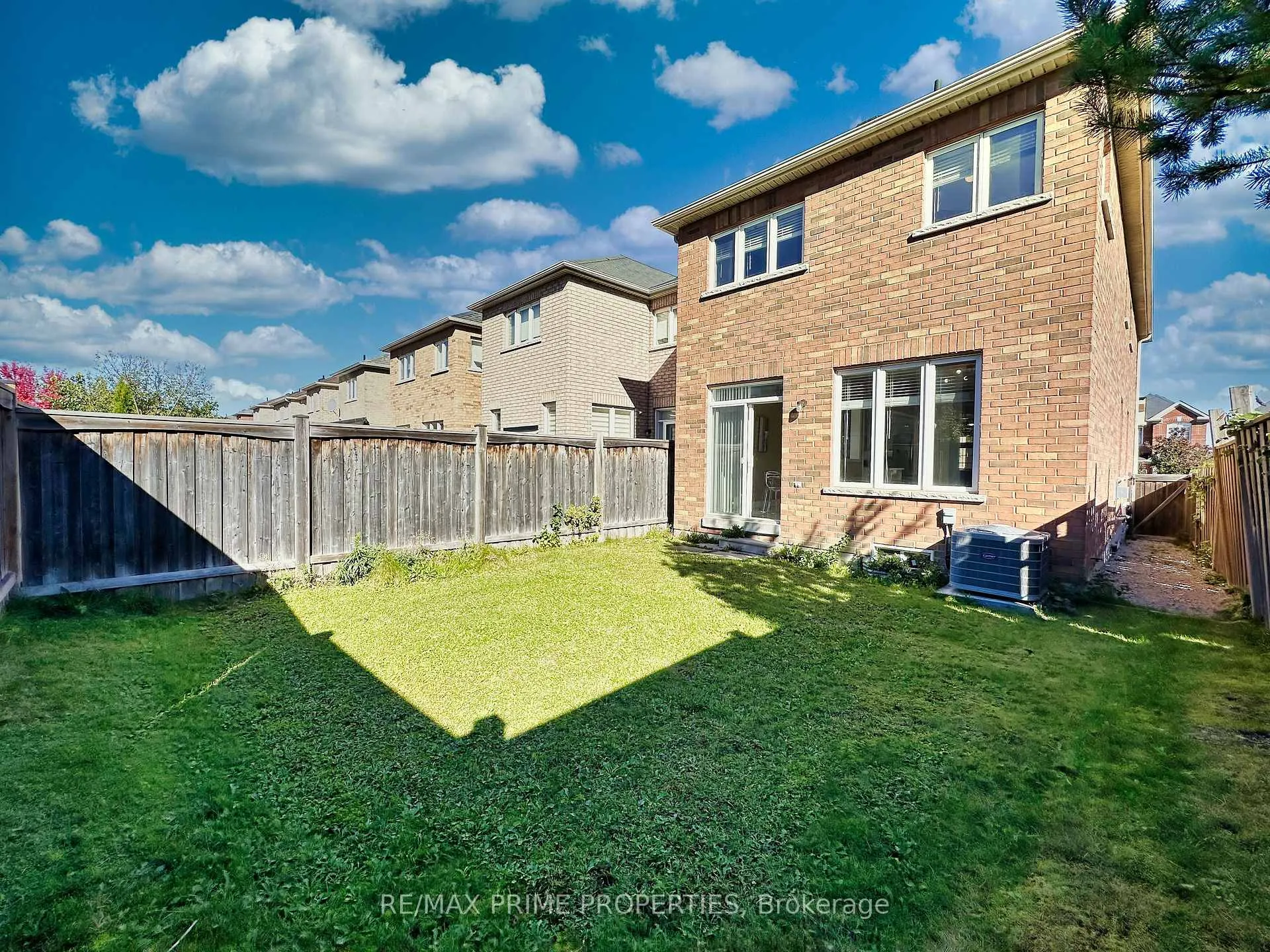 Photo 27 of 117 Big Hill Crescent, Vaughan, Patterson — HOMEH