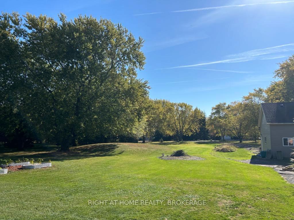 Photo 3 of 11191 Lakeshore Road, Wainfleet — HOMEH