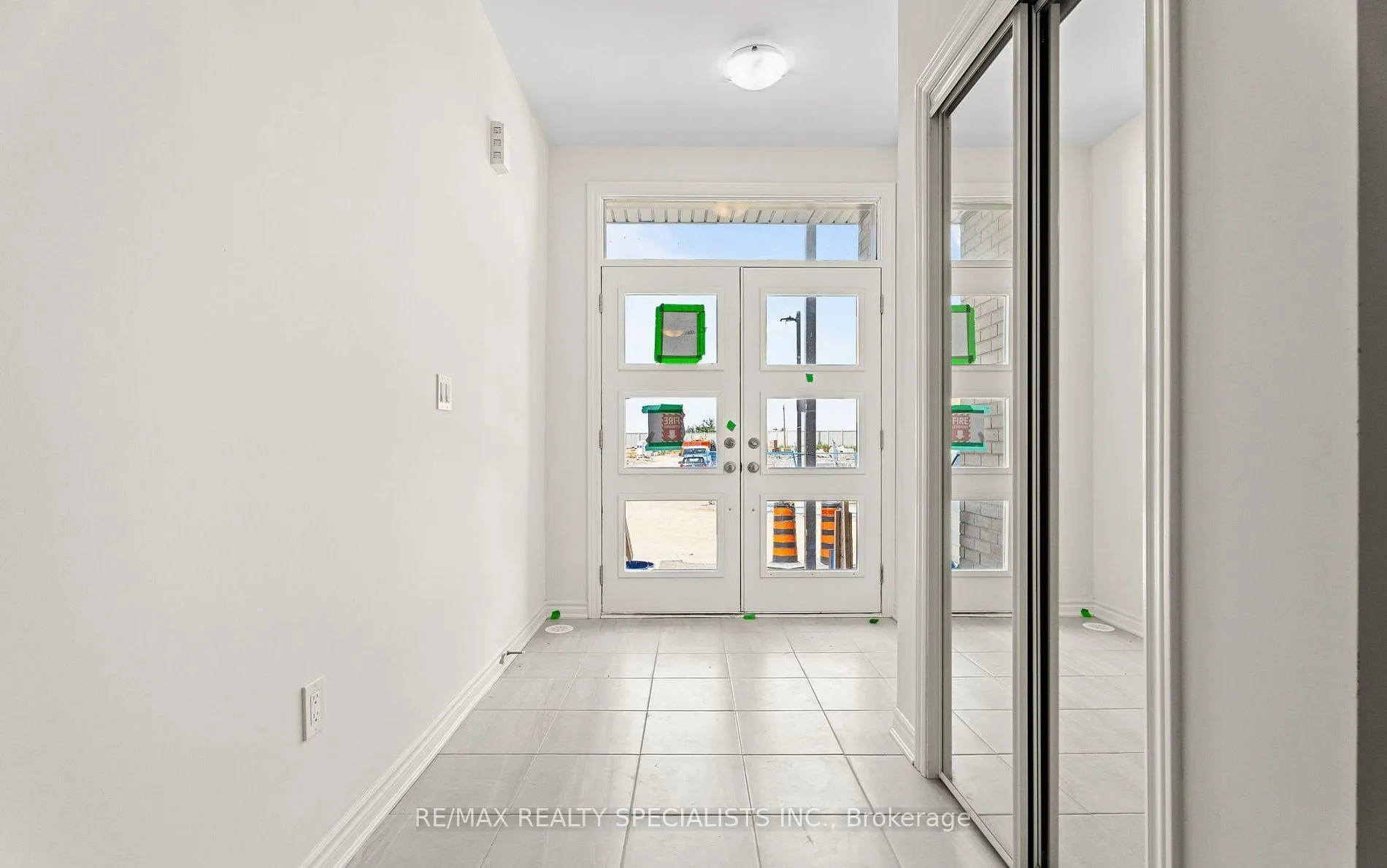 Photo 8 of 7 Inverary Crescent, Vaughan, Kleinburg — HOMEH
