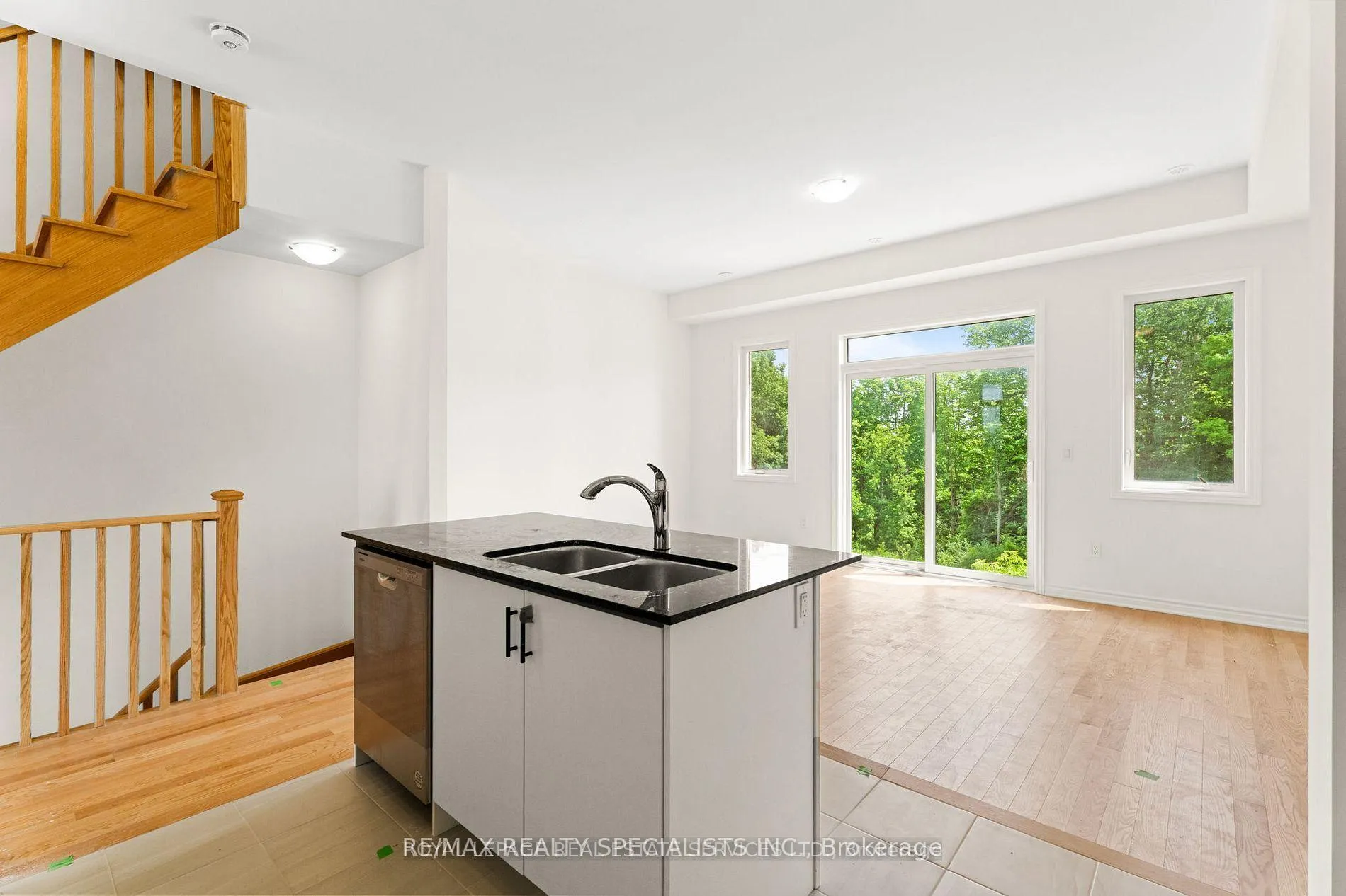 Photo 15 of 7 Inverary Crescent, Vaughan, Kleinburg — HOMEH