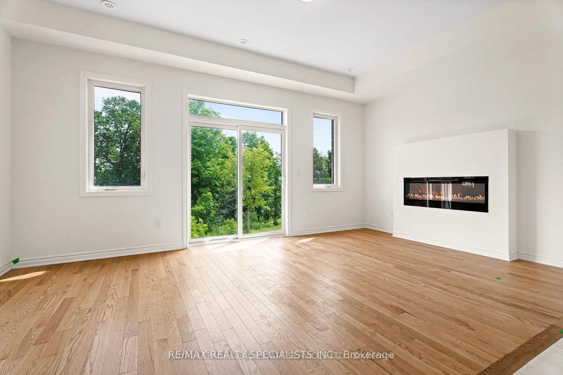 Photo 16 of 7 Inverary Crescent, Vaughan, Kleinburg — HOMEH
