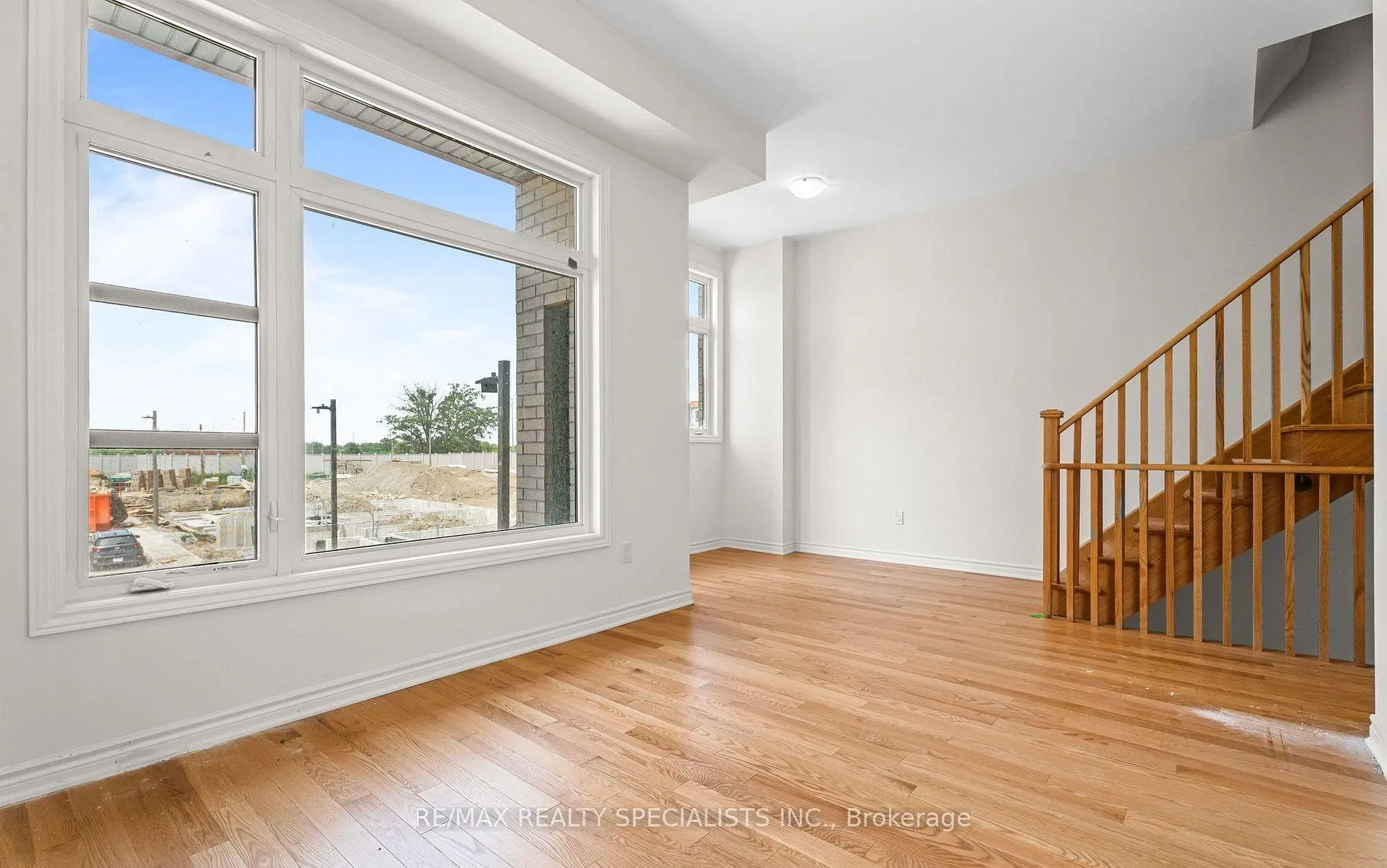 Photo 23 of 7 Inverary Crescent, Vaughan, Kleinburg — HOMEH