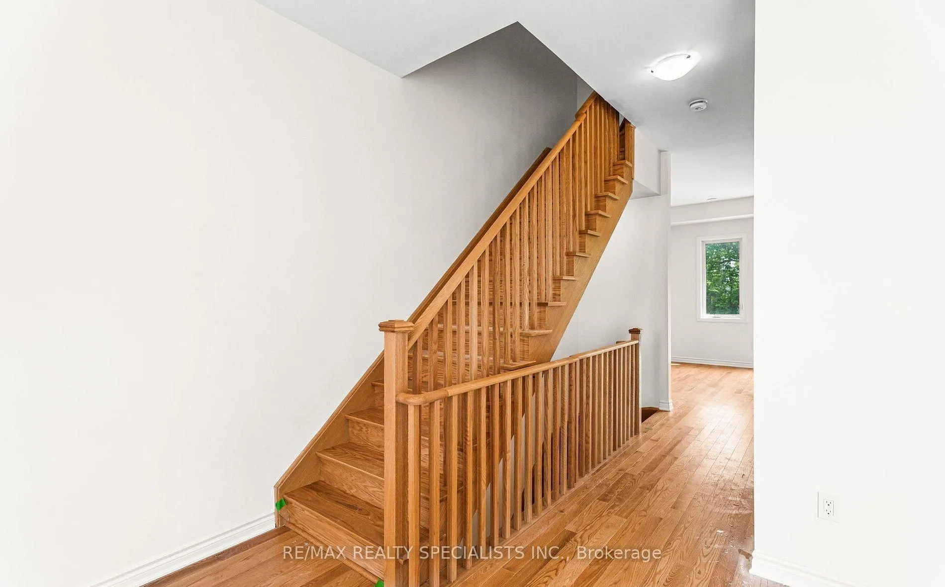 Photo 24 of 7 Inverary Crescent, Vaughan, Kleinburg — HOMEH