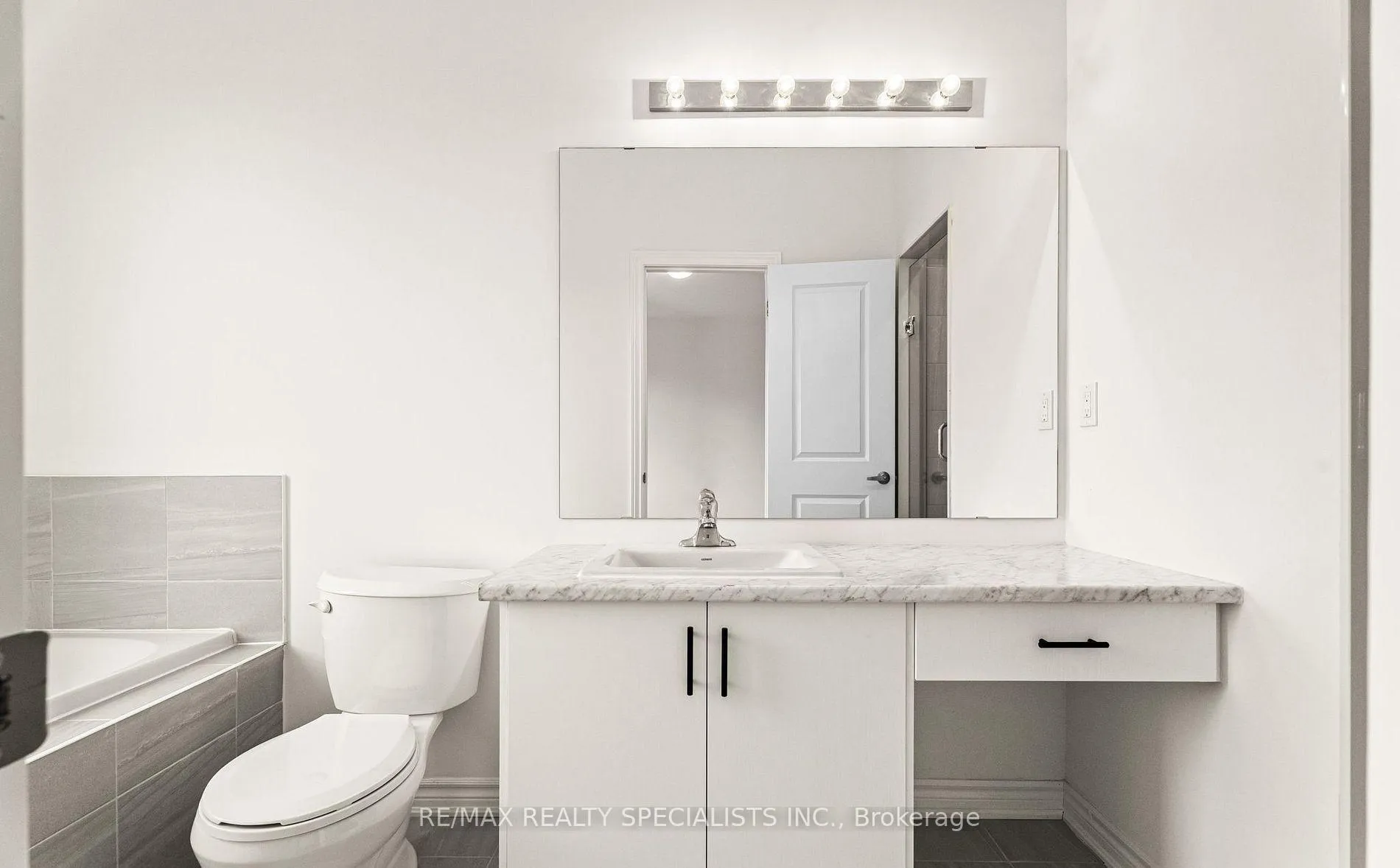 Photo 30 of 7 Inverary Crescent, Vaughan, Kleinburg — HOMEH