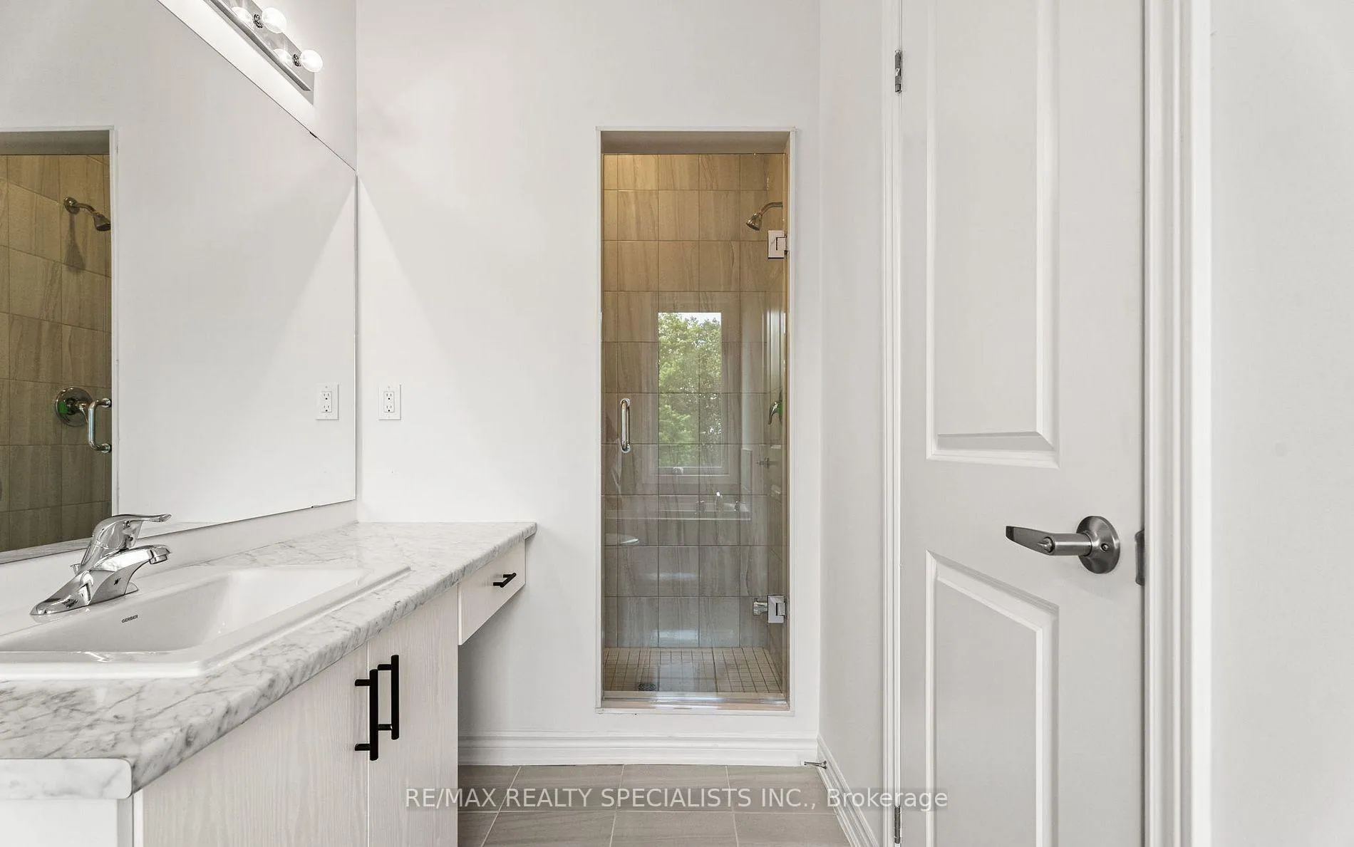 Photo 31 of 7 Inverary Crescent, Vaughan, Kleinburg — HOMEH