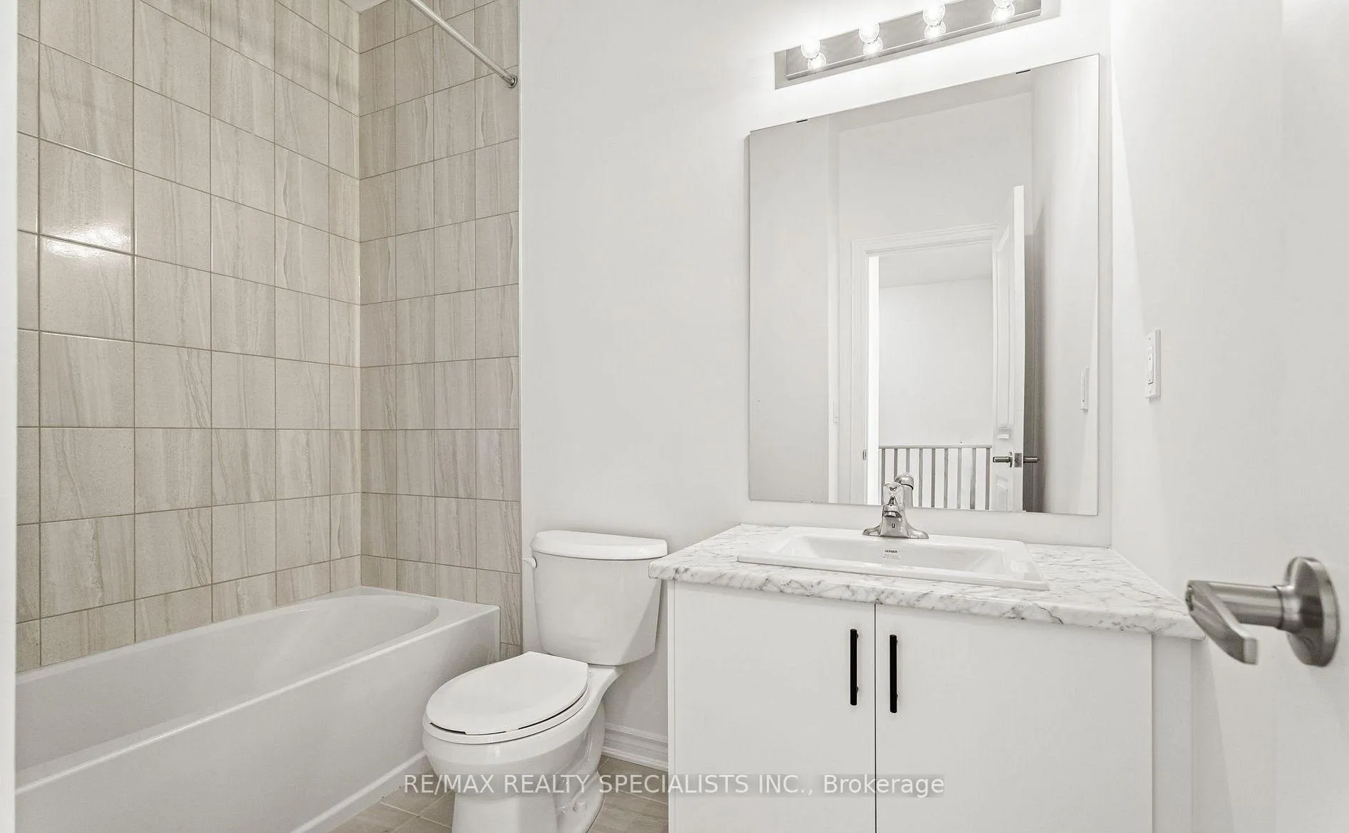Photo 35 of 7 Inverary Crescent, Vaughan, Kleinburg — HOMEH