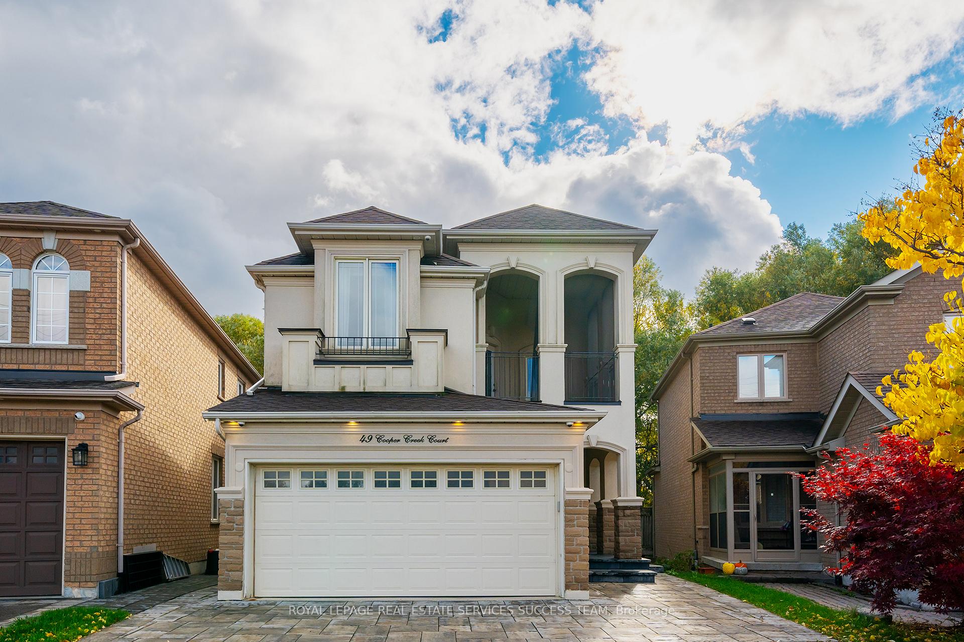 Front of 49 Cooper creek Court