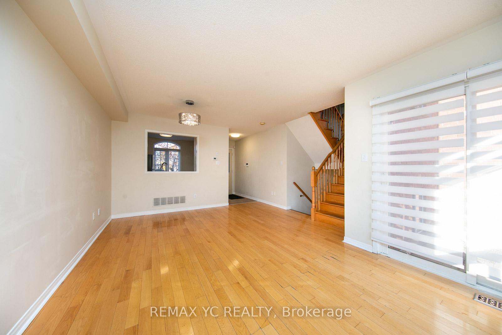 Photo 12 of 110 Dolce Crescent, Vaughan, Vellore Village — HOMEH