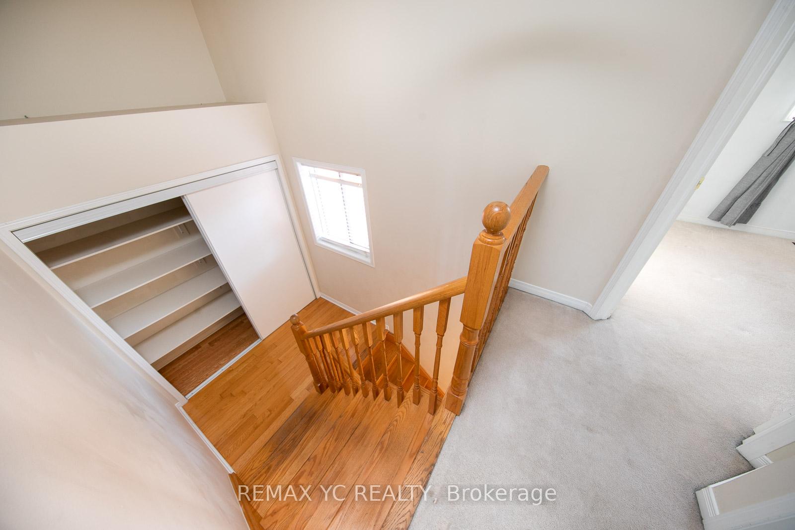 Photo 15 of 110 Dolce Crescent, Vaughan, Vellore Village — HOMEH