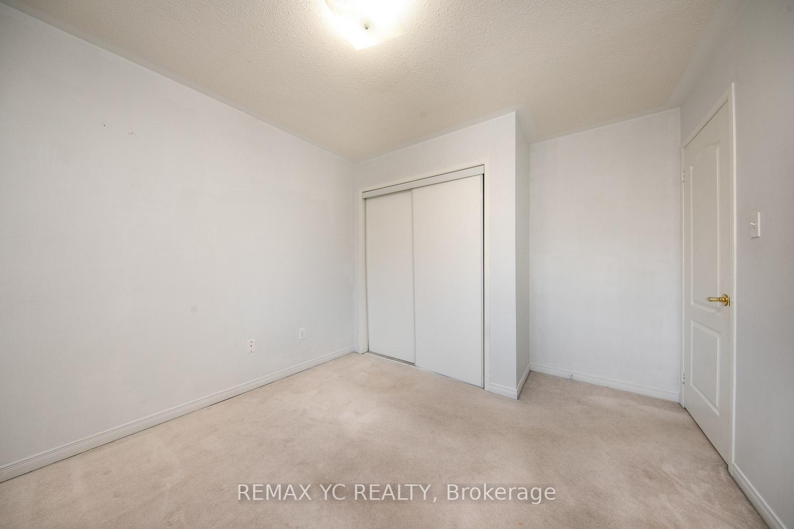 Photo 18 of 110 Dolce Crescent, Vaughan, Vellore Village — HOMEH