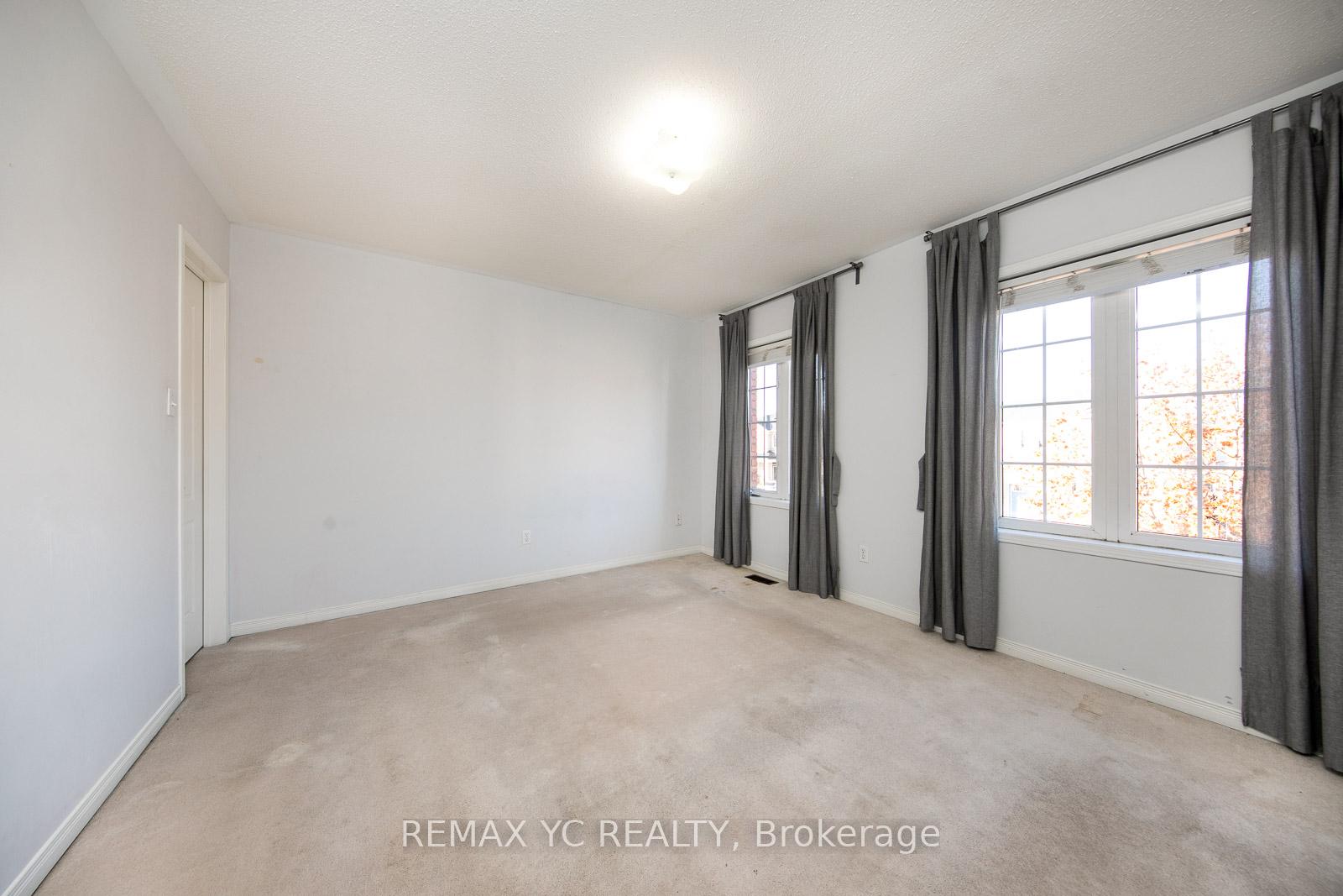 Photo 20 of 110 Dolce Crescent, Vaughan, Vellore Village — HOMEH