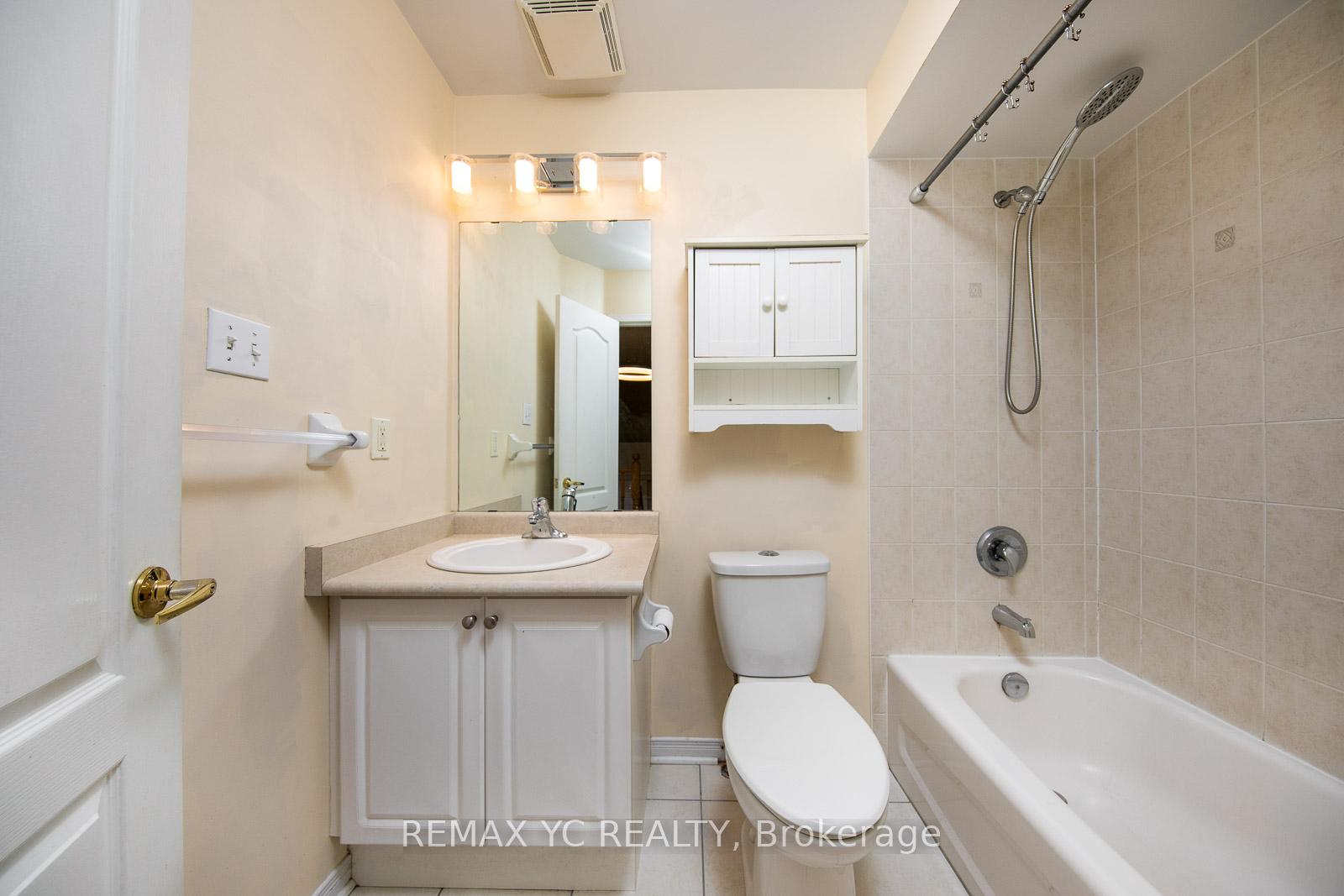 Photo 24 of 110 Dolce Crescent, Vaughan, Vellore Village — HOMEH