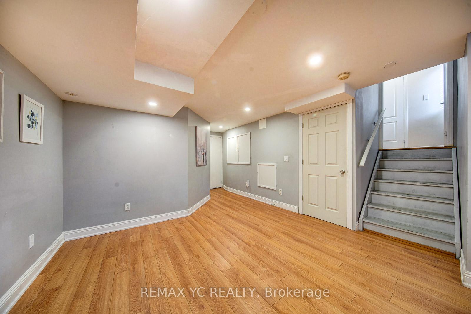Photo 25 of 110 Dolce Crescent, Vaughan, Vellore Village — HOMEH