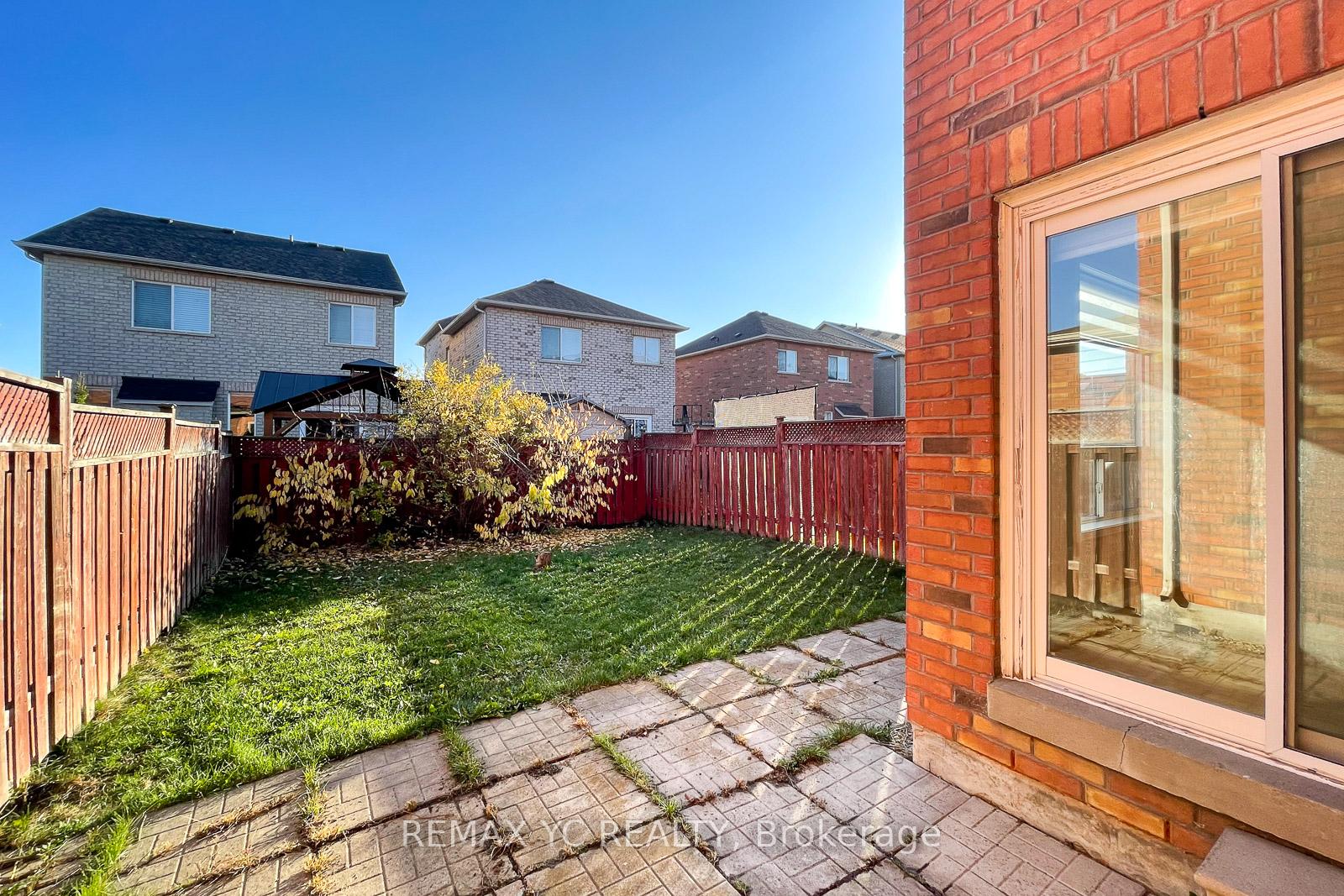 Photo 29 of 110 Dolce Crescent, Vaughan, Vellore Village — HOMEH