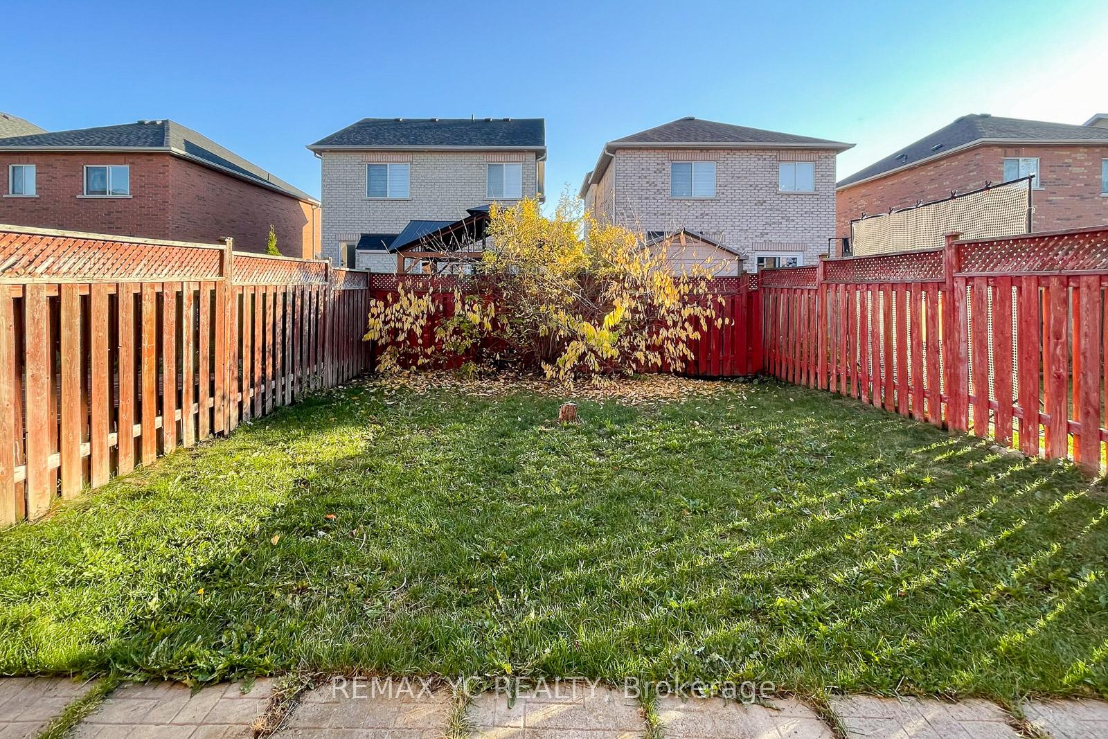 Photo 30 of 110 Dolce Crescent, Vaughan, Vellore Village — HOMEH