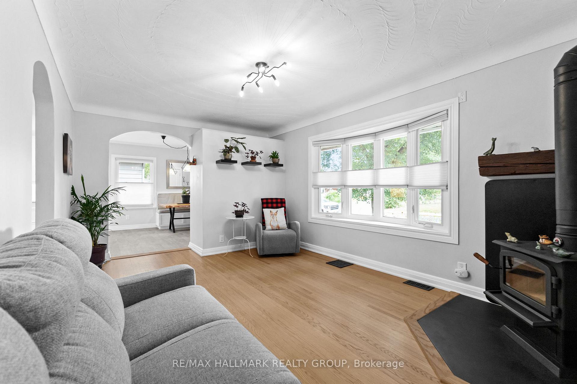Photo 13 of 1622 Drake Avenue, Ottawa, Riverview Park — HOMEH