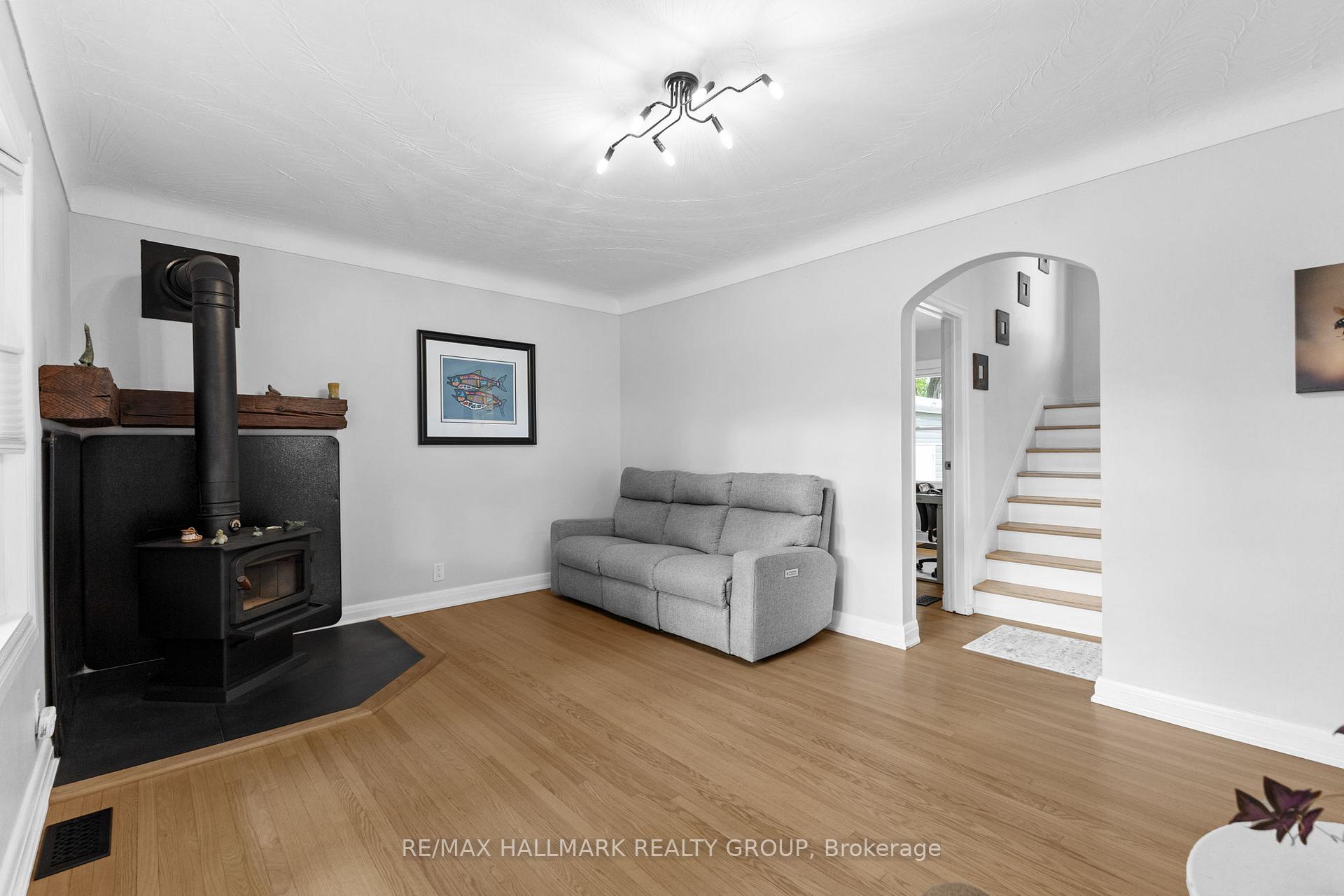 Photo 14 of 1622 Drake Avenue, Ottawa, Riverview Park — HOMEH