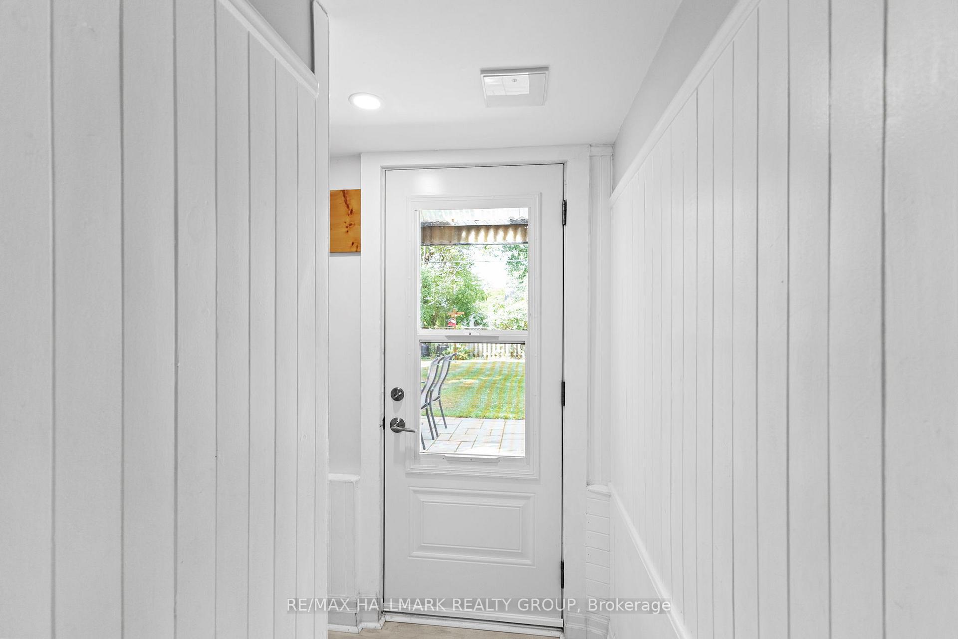 Photo 15 of 1622 Drake Avenue, Ottawa, Riverview Park — HOMEH