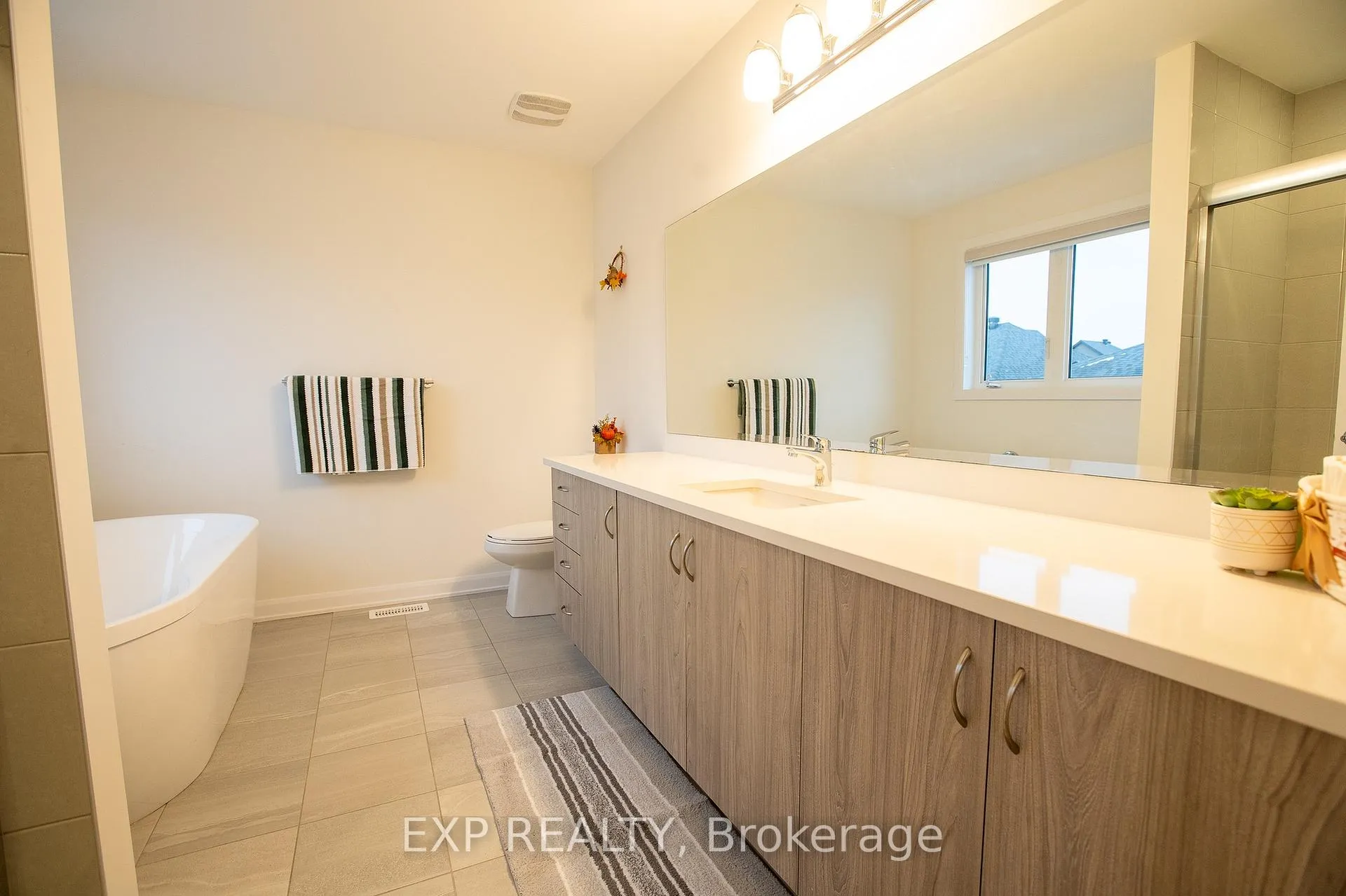 Photo 14 of 137 Maynooth Court, Ottawa, Barrhaven - Half Moon Bay — HOMEH