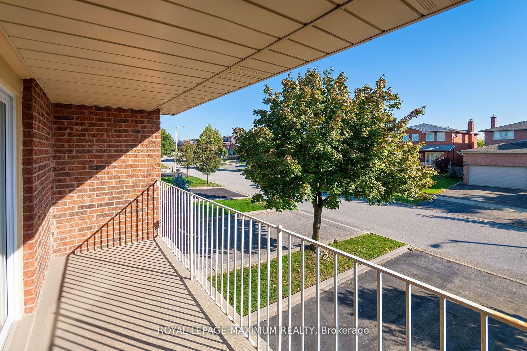 Photo 6 of 42 Kaiser Drive, Vaughan, West Woodbridge — HOMEH