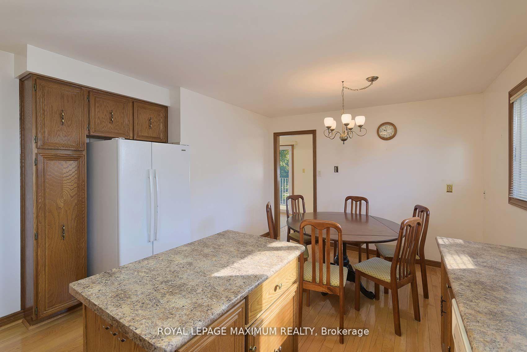 Photo 11 of 42 Kaiser Drive, Vaughan, West Woodbridge — HOMEH