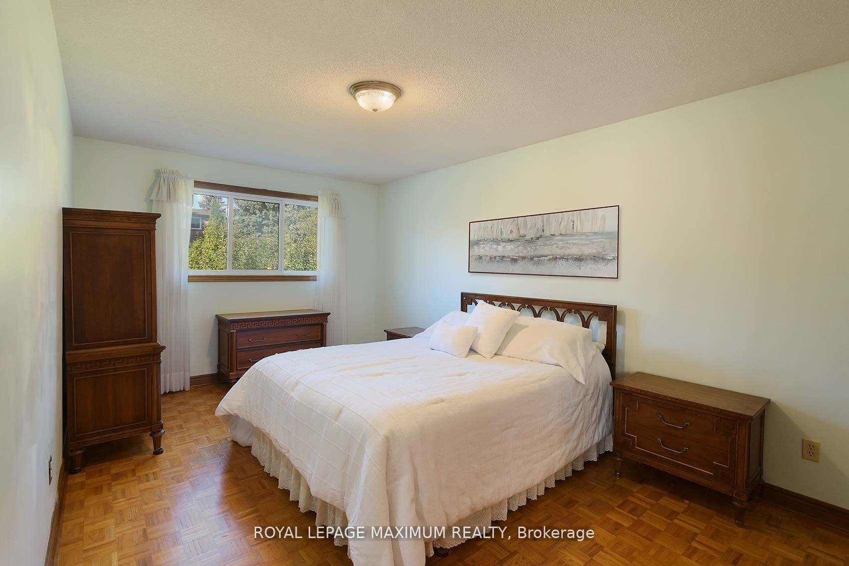 Photo 14 of 42 Kaiser Drive, Vaughan, West Woodbridge — HOMEH