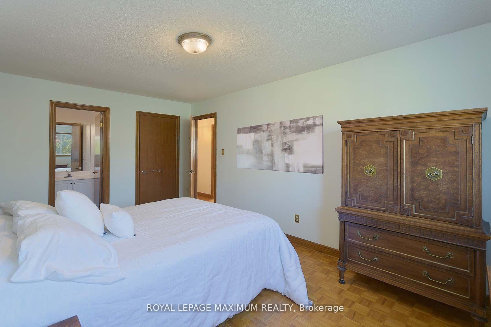 Photo 15 of 42 Kaiser Drive, Vaughan, West Woodbridge — HOMEH