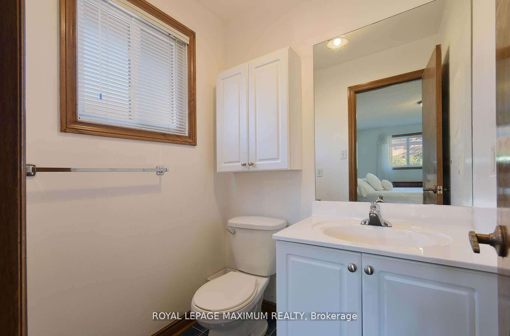 Photo 16 of 42 Kaiser Drive, Vaughan, West Woodbridge — HOMEH