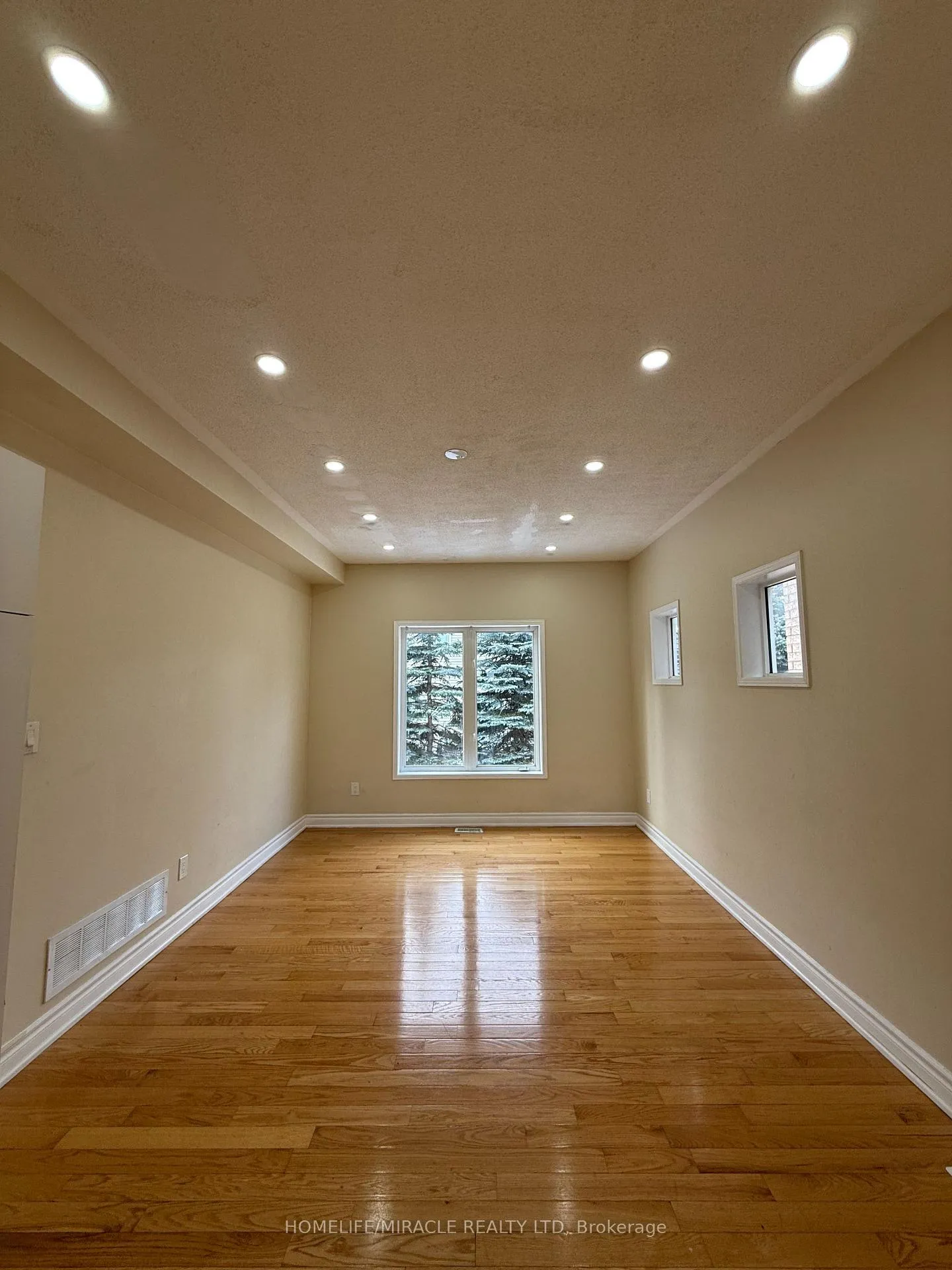 Photo 9 of 71 Seward Crescent, Ajax, Northeast Ajax — HOMEH
