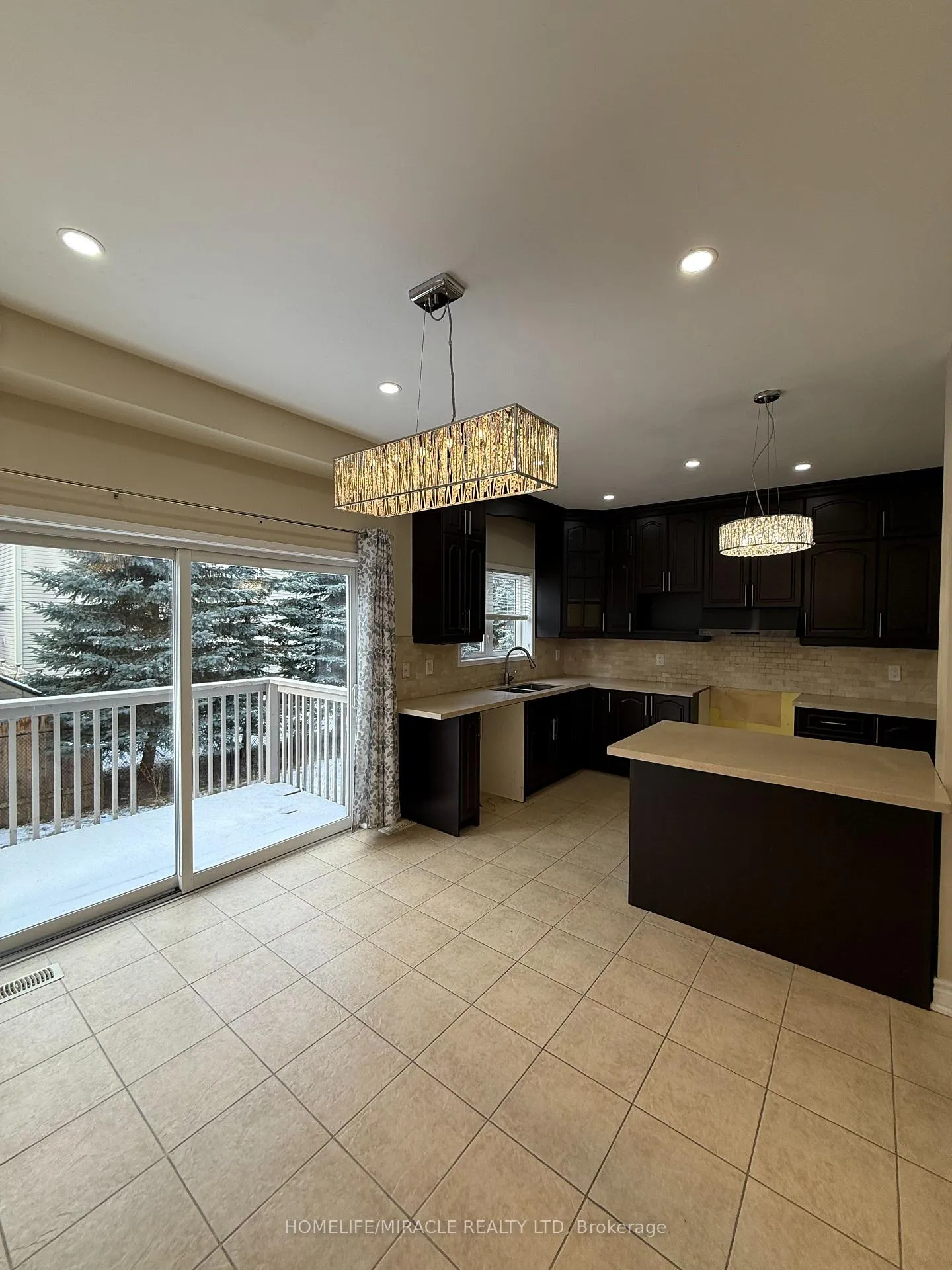 Photo 10 of 71 Seward Crescent, Ajax, Northeast Ajax — HOMEH