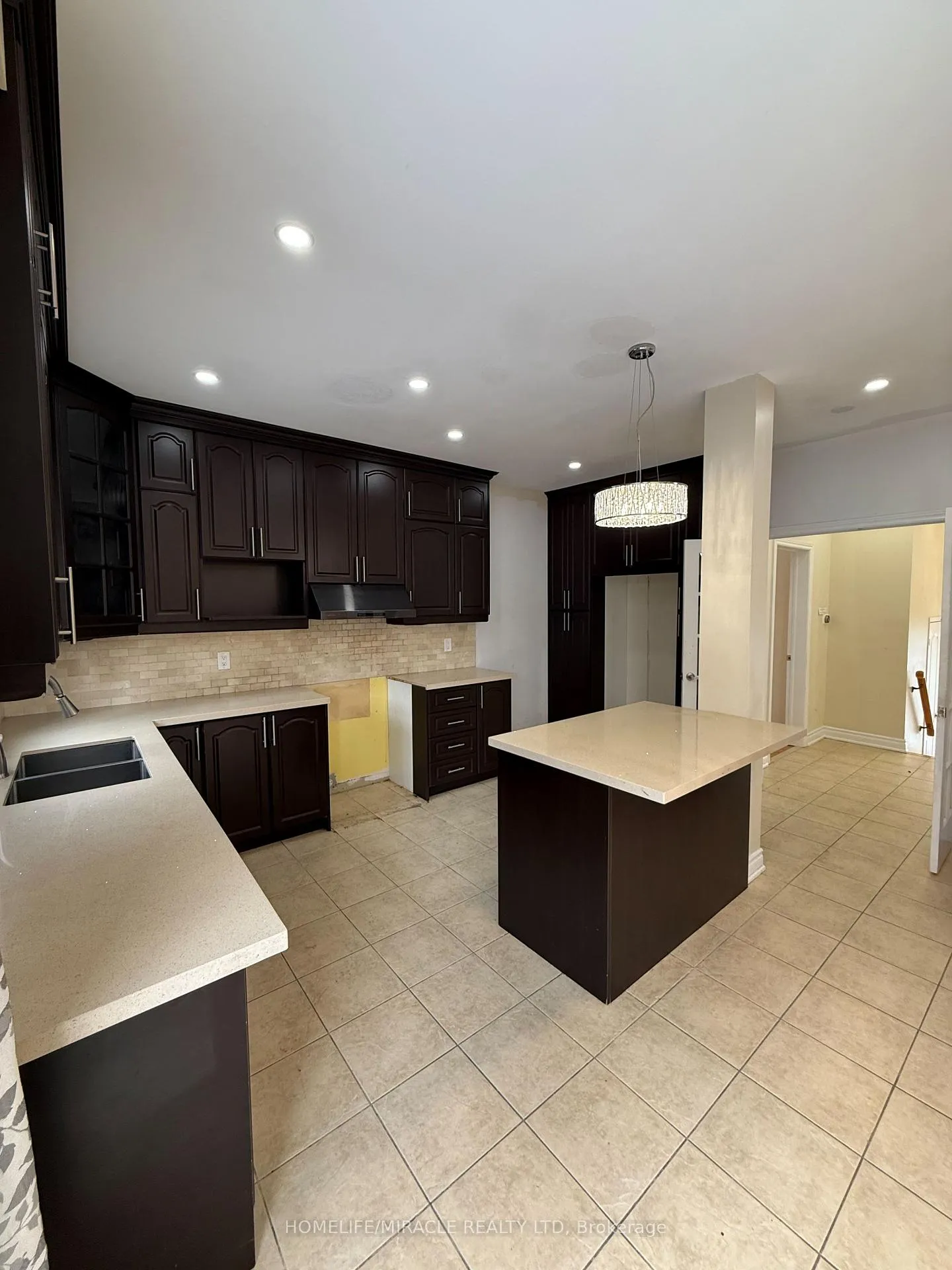Photo 11 of 71 Seward Crescent, Ajax, Northeast Ajax — HOMEH