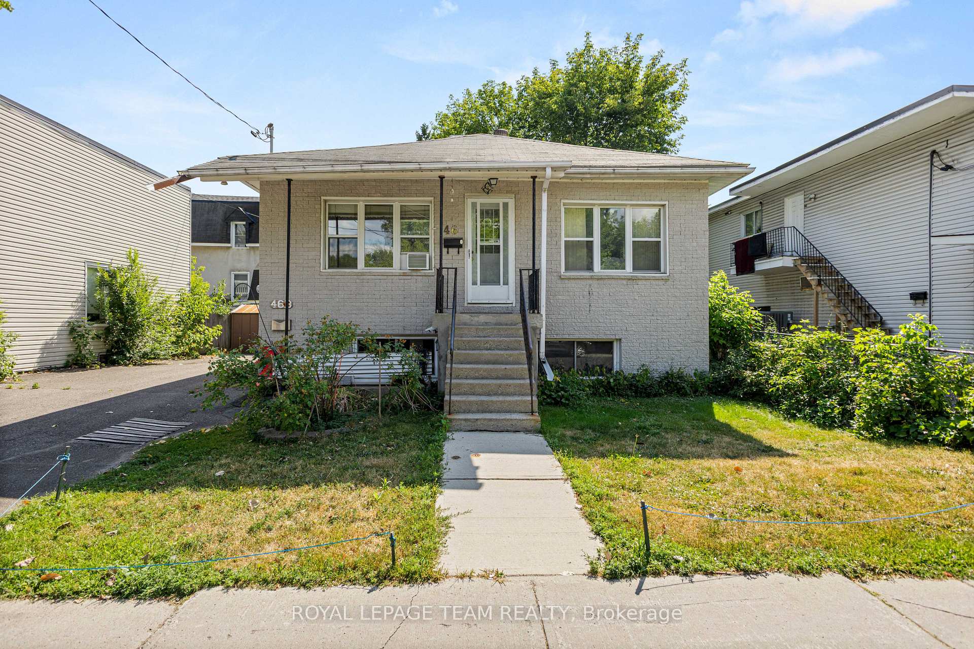 Front of 46 Jolliet Street
