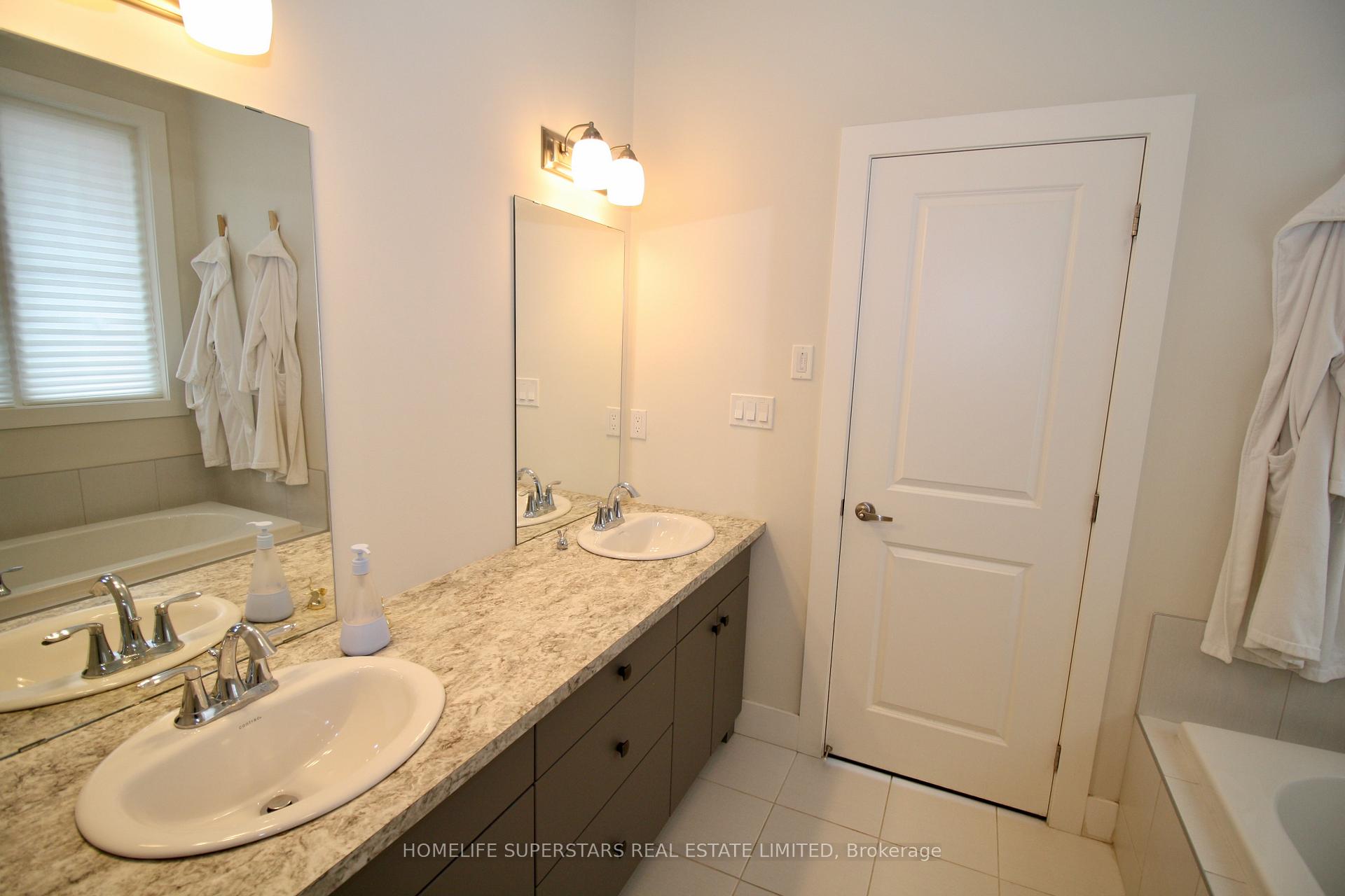 Photo 12 of 157 Yellow Birch Crescent, Blue Mountains — HOMEH