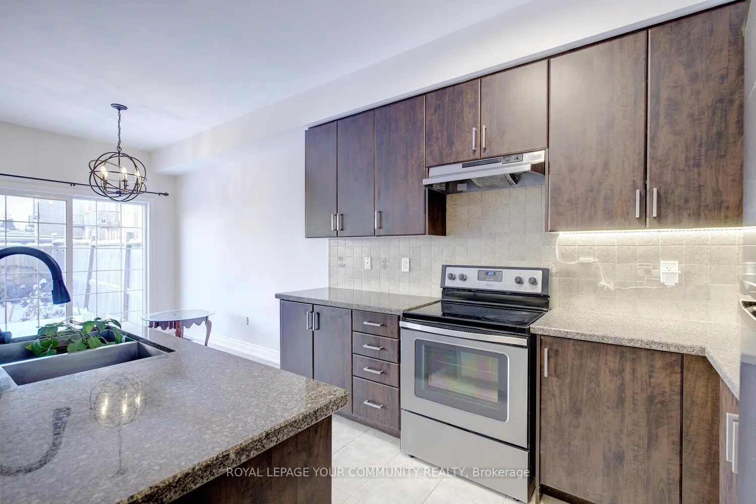 Photo 15 of 110 Chayna Crescent, Vaughan, Patterson — HOMEH