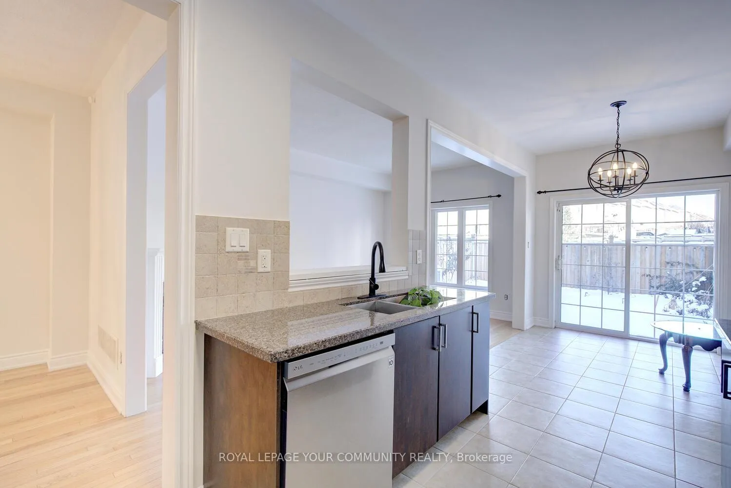 Photo 16 of 110 Chayna Crescent, Vaughan, Patterson — HOMEH