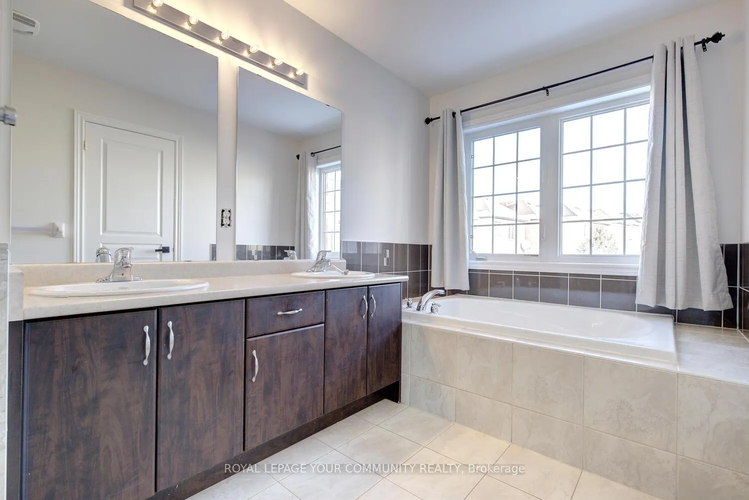 Photo 23 of 110 Chayna Crescent, Vaughan, Patterson — HOMEH
