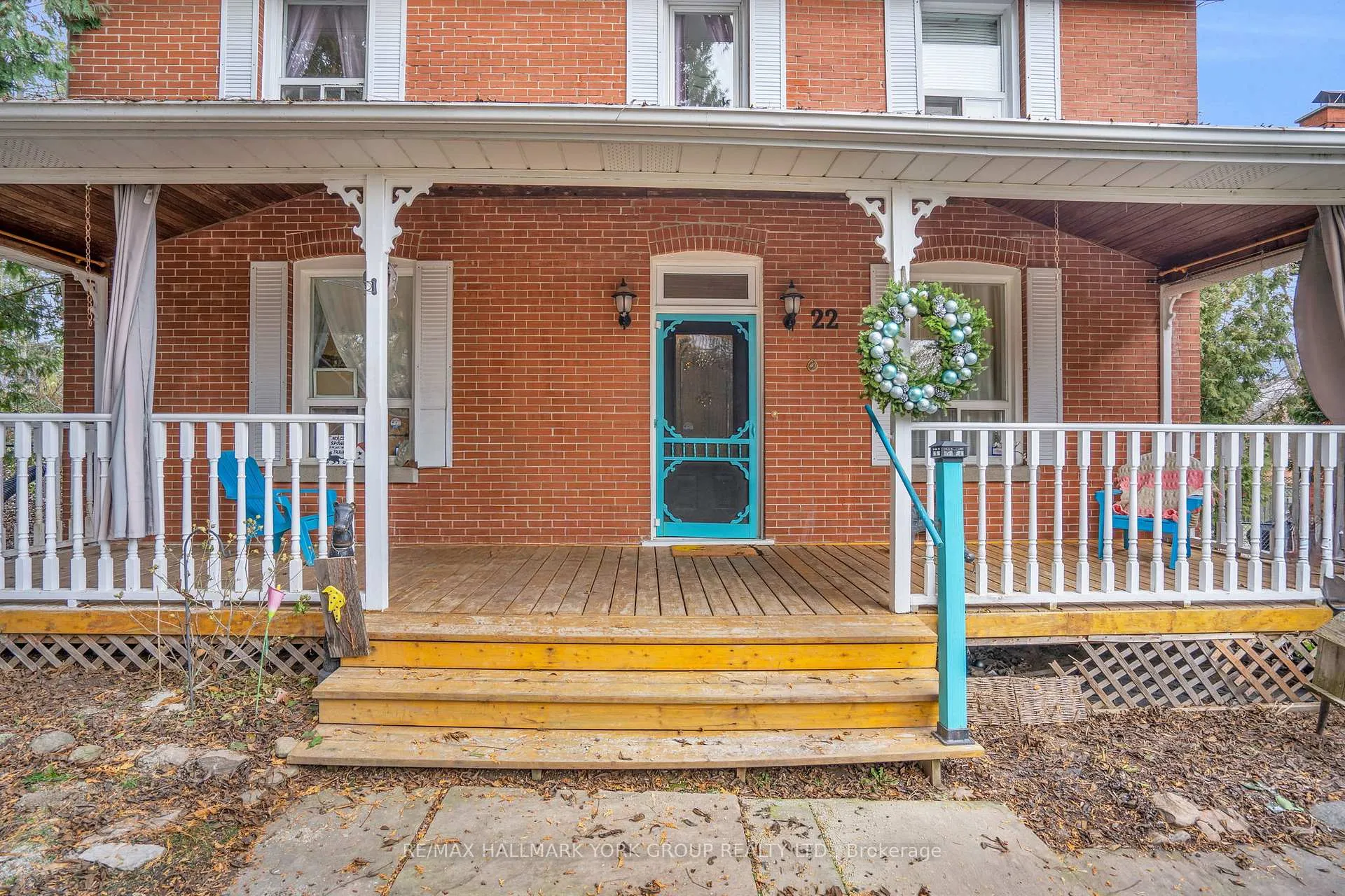 Photo 2 of 22 Marksbury Court, Aurora, Aurora Heights — HOMEH