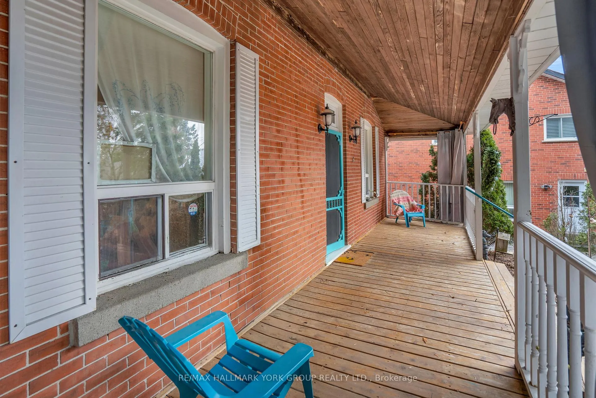 Photo 3 of 22 Marksbury Court, Aurora, Aurora Heights — HOMEH