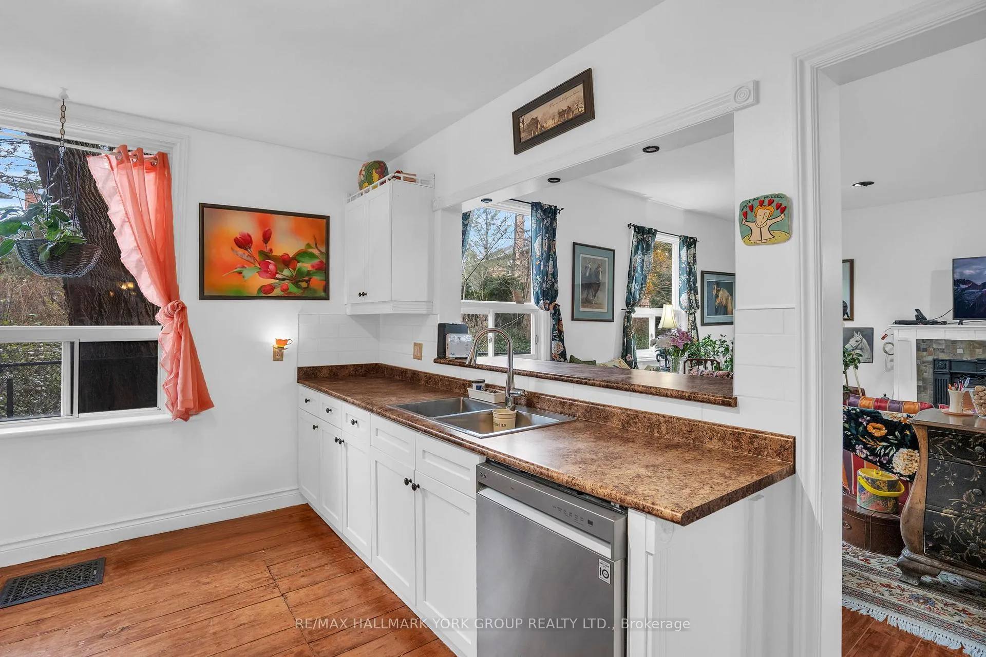 Photo 9 of 22 Marksbury Court, Aurora, Aurora Heights — HOMEH