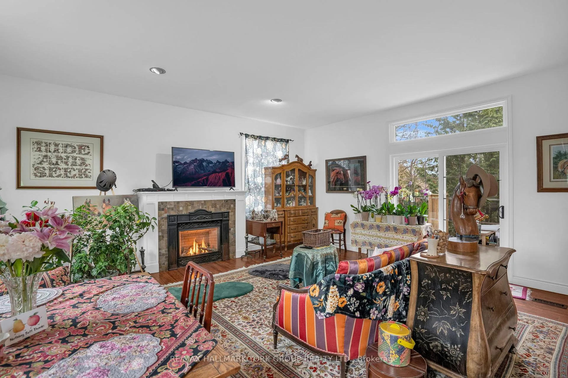 Photo 11 of 22 Marksbury Court, Aurora, Aurora Heights — HOMEH